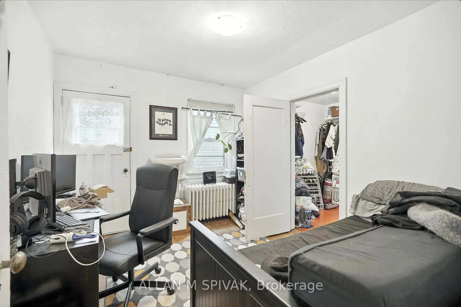 527 Eglinton Avenue