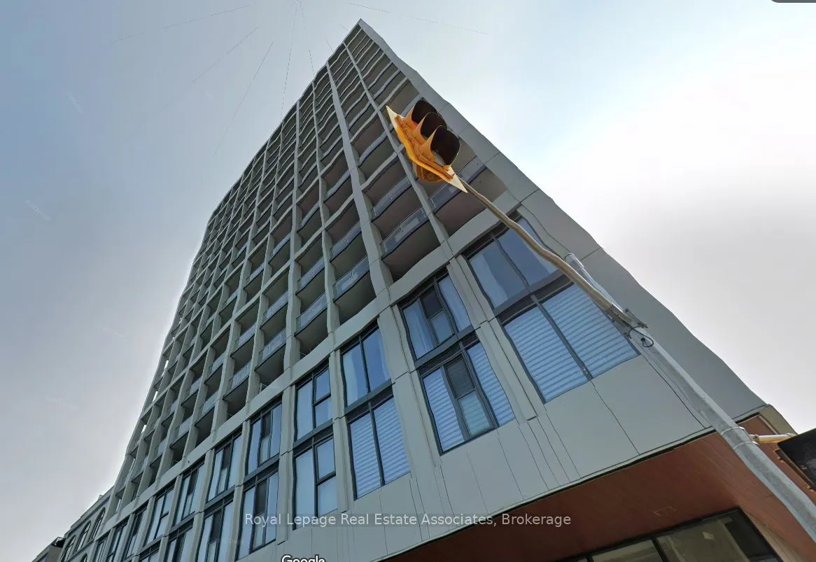 2020 Bathurst Street, #211