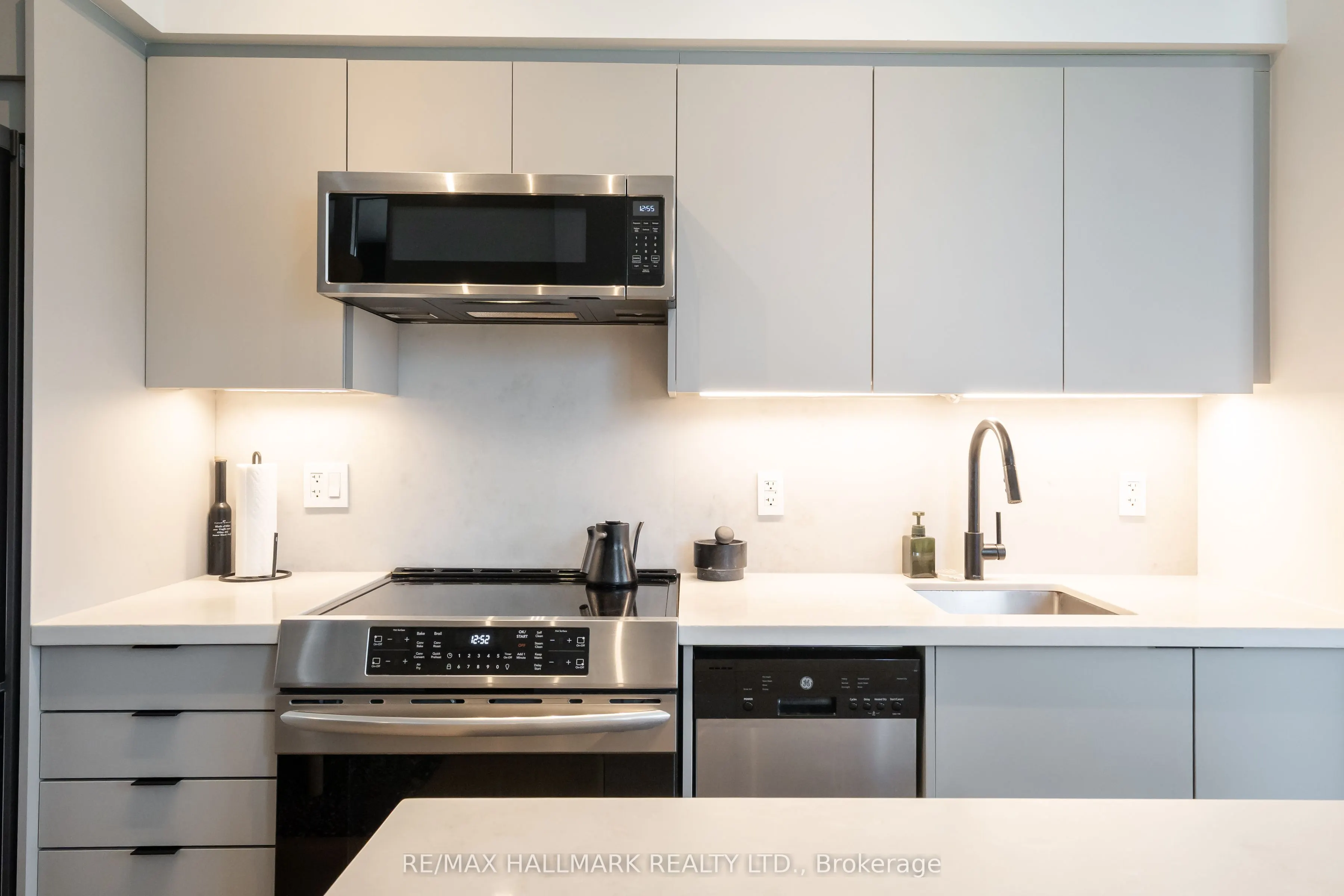 320 Richmond Street E, #1314