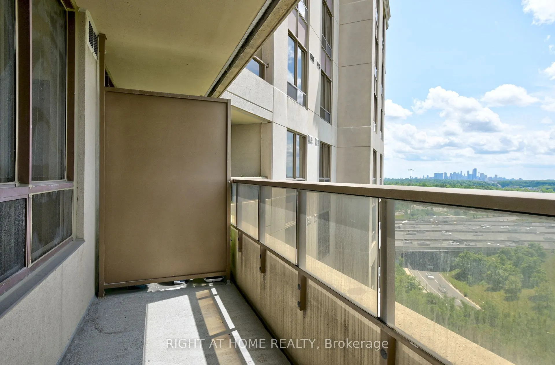 78 Harrison Garden Boulevard, #1011