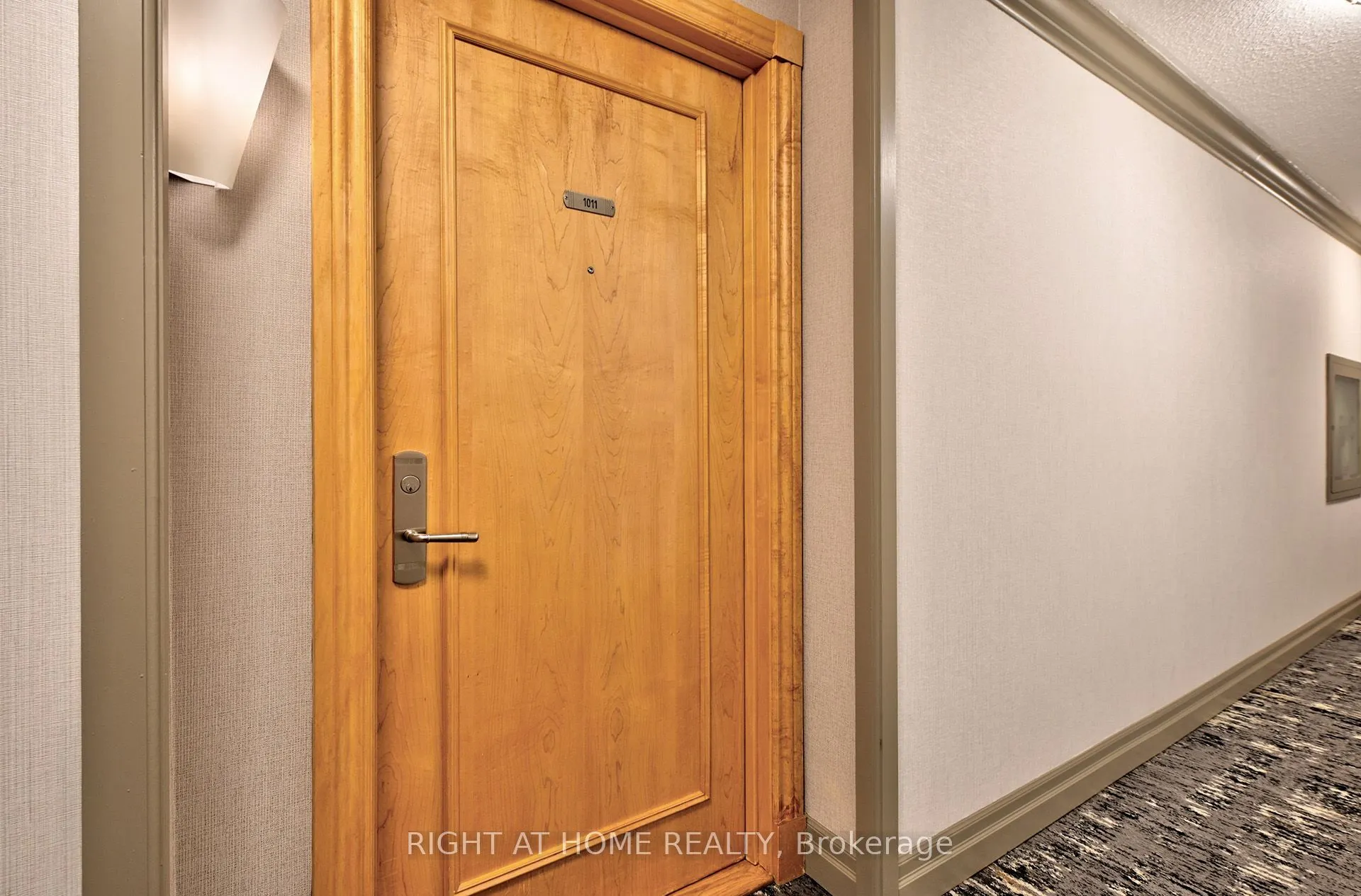 78 Harrison Garden Boulevard, #1011
