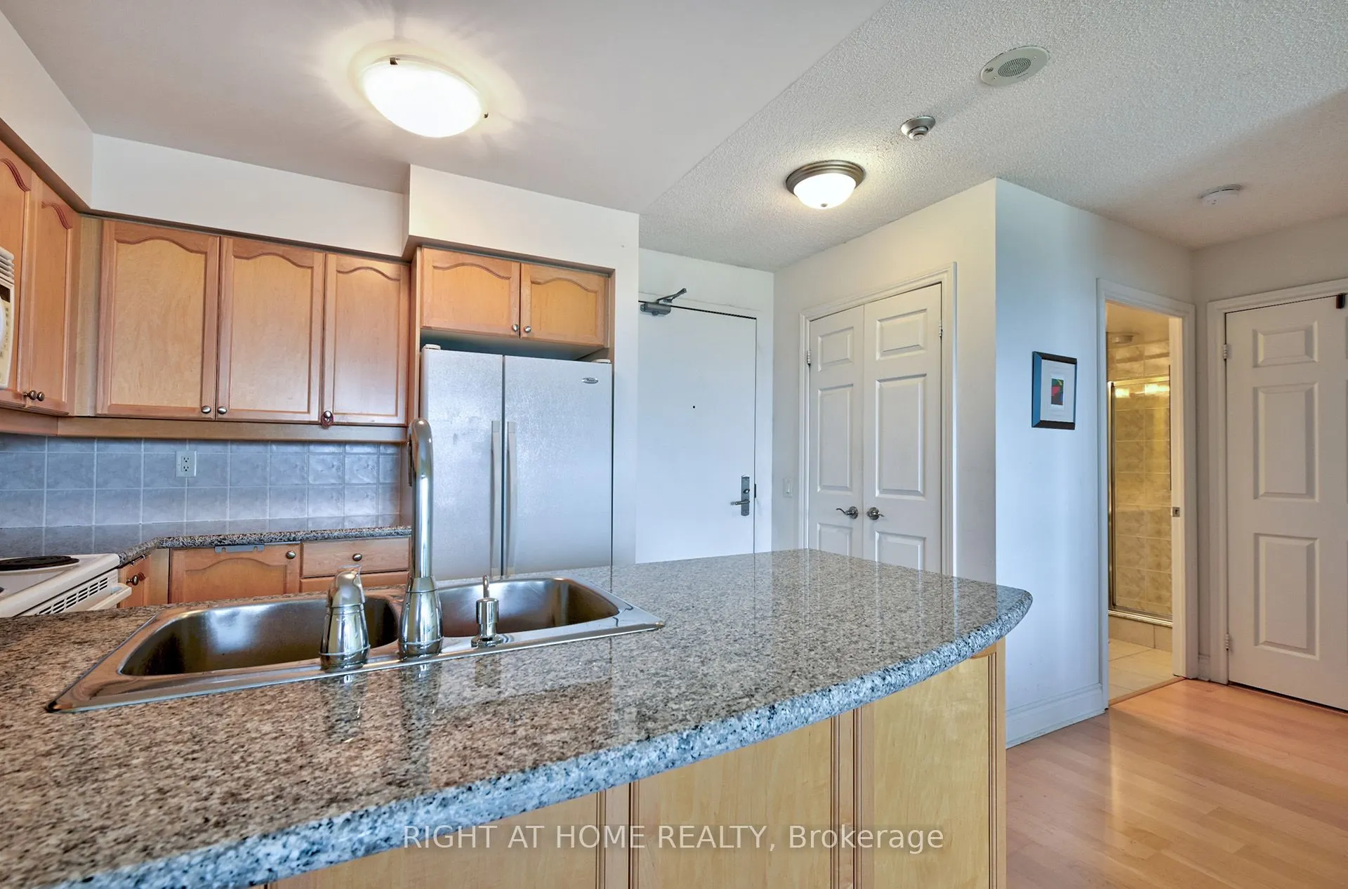 78 Harrison Garden Boulevard, #1011