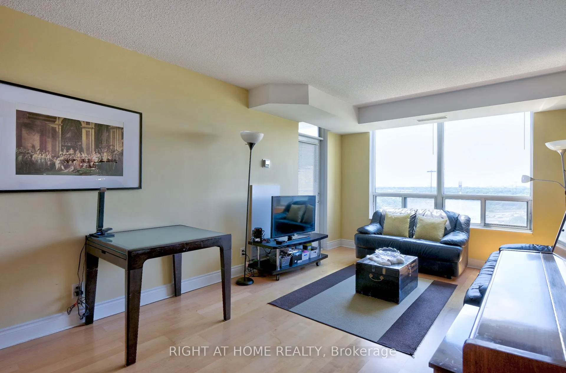 78 Harrison Garden Boulevard, #1011