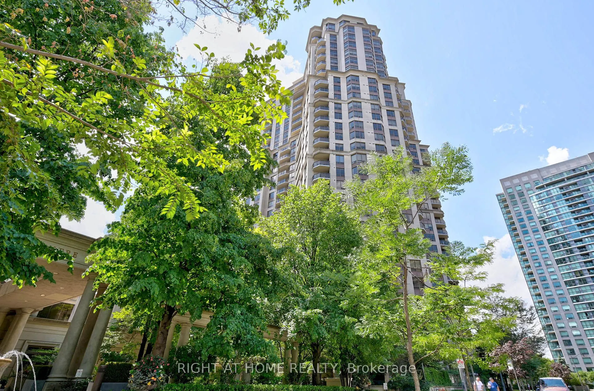 78 Harrison Garden Boulevard, #1011
