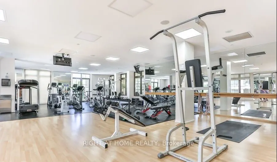 78 Harrison Garden Boulevard, #1011