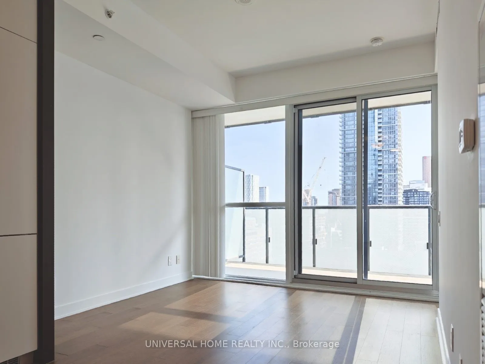 15 Grenville Street, #2011