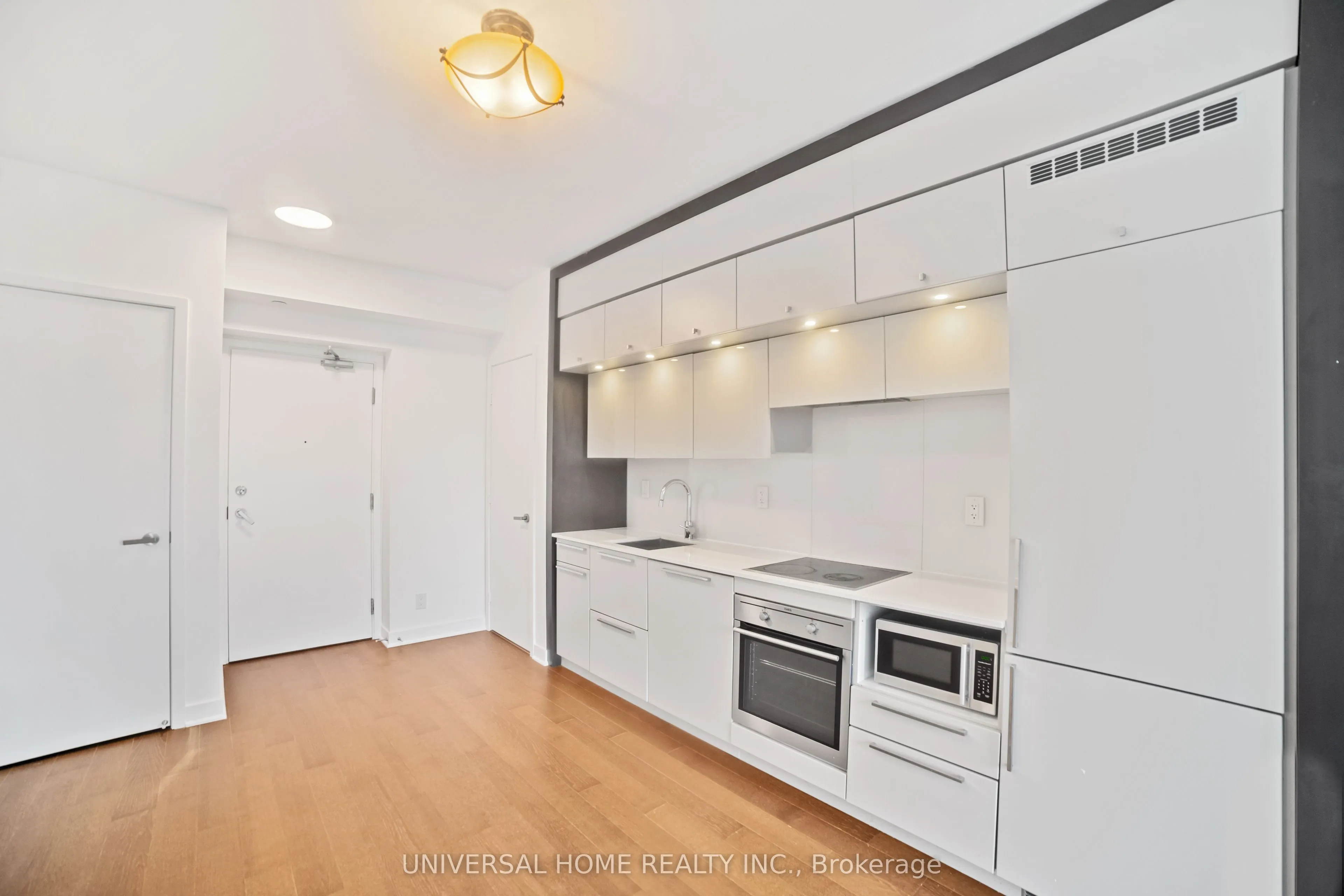 15 Grenville Street, #2011