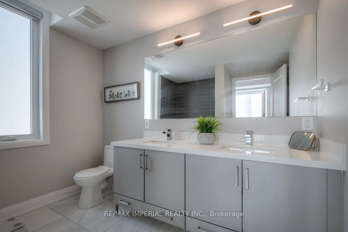 18 Greenbriar Road, #8