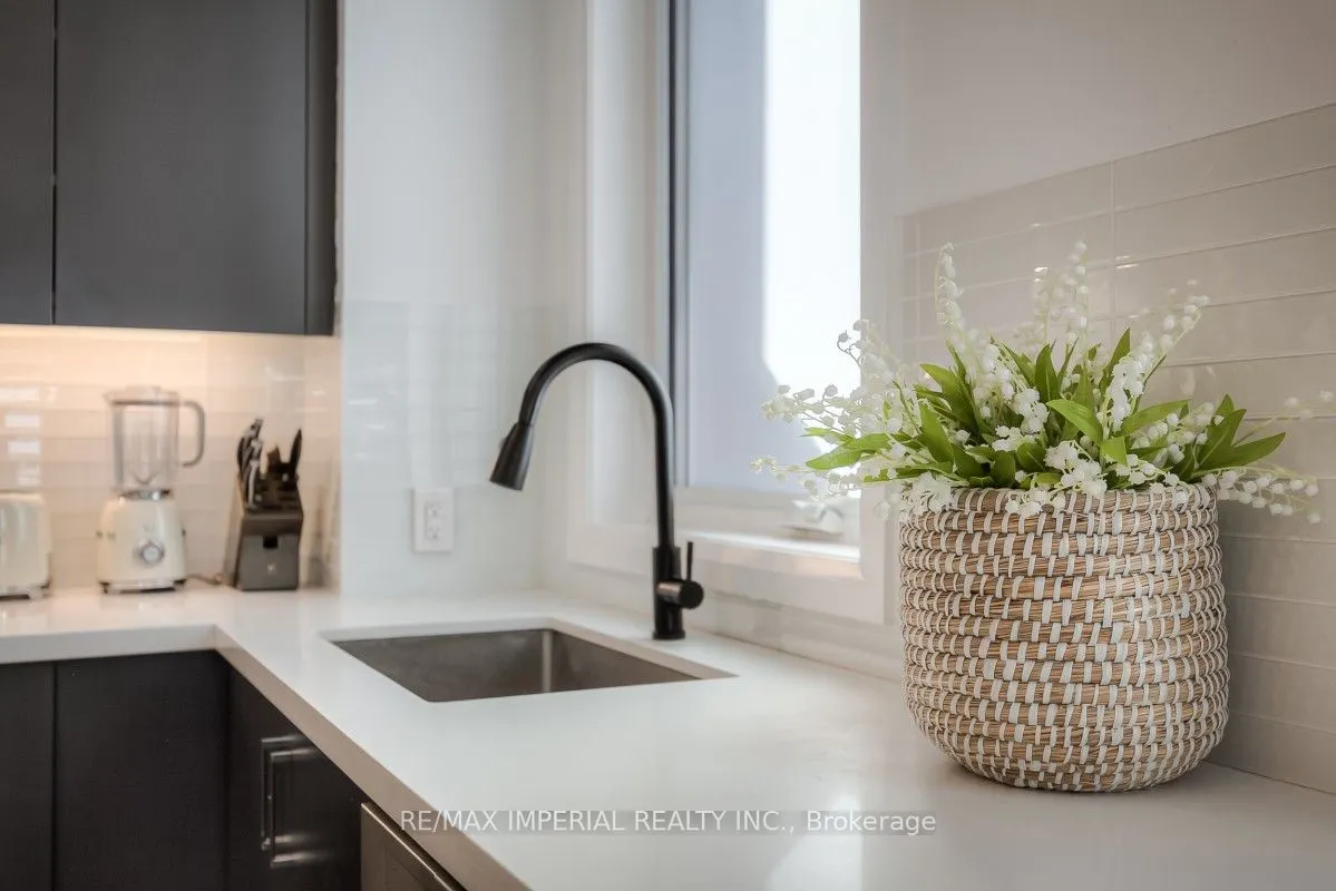 18 Greenbriar Road, #8