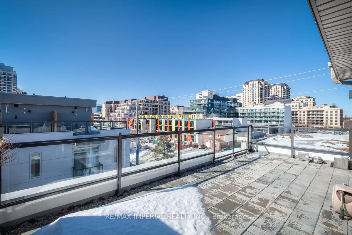 18 Greenbriar Road, #8