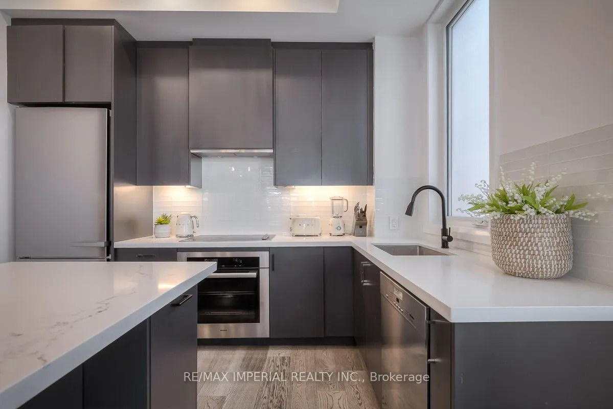 18 Greenbriar Road, #8