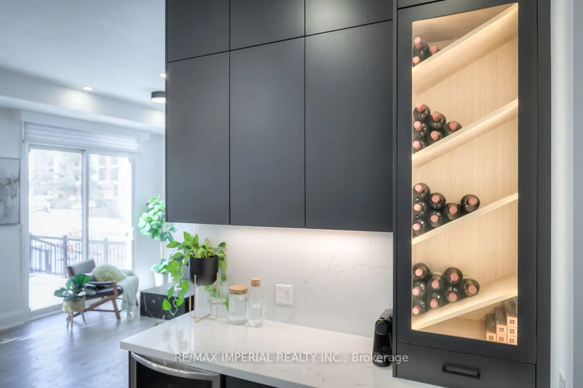 18 Greenbriar Road, #8