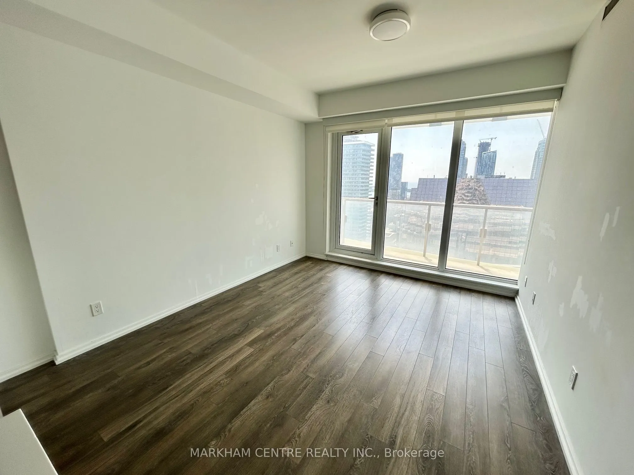 197 Yonge Street, #3307