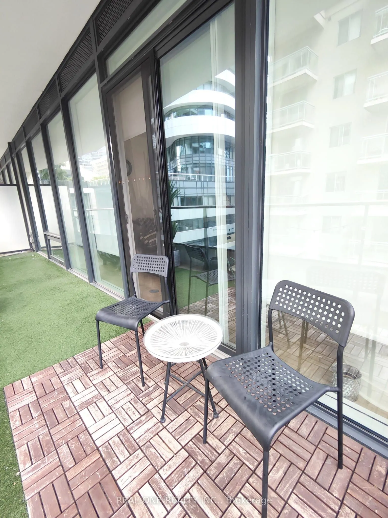 85 Wood Street, #822
