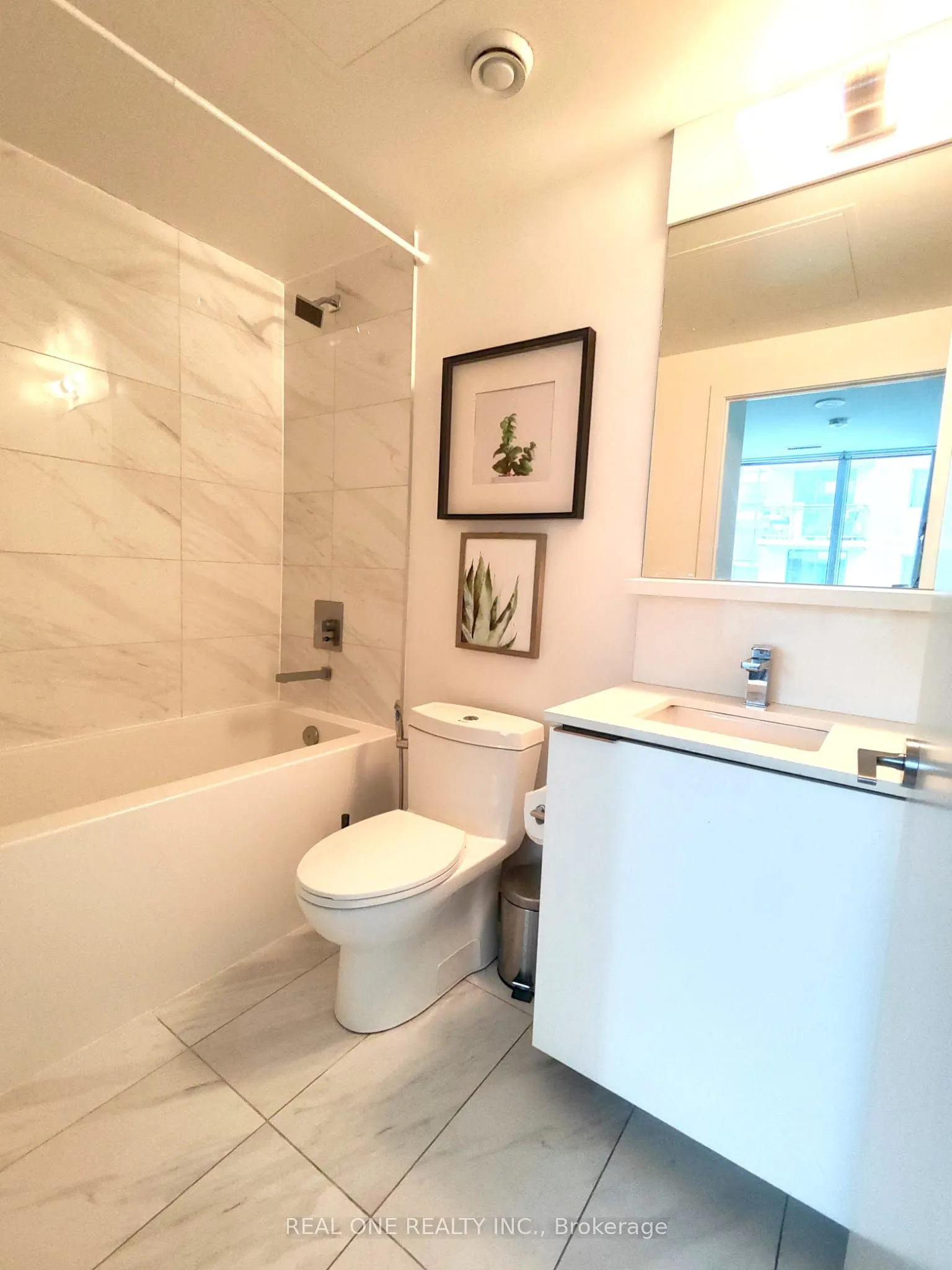 85 Wood Street, #822