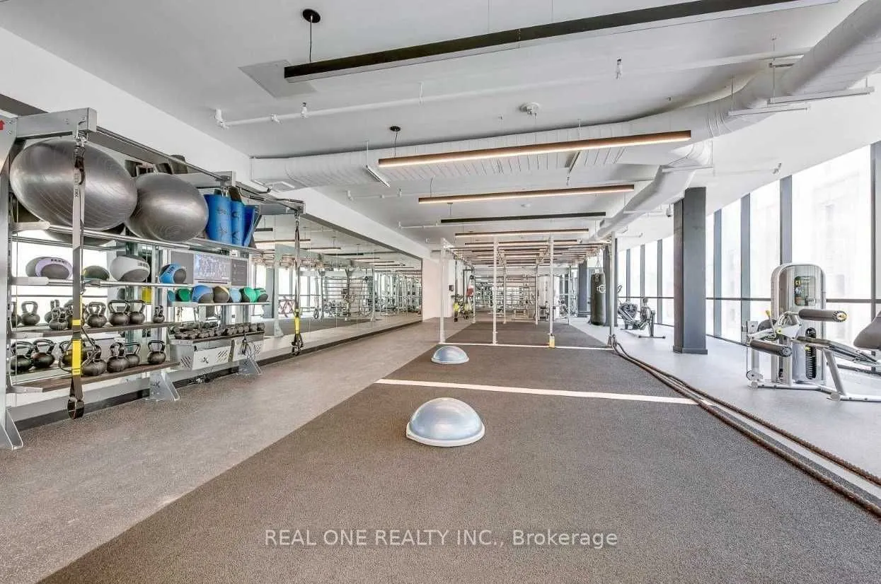 85 Wood Street, #822