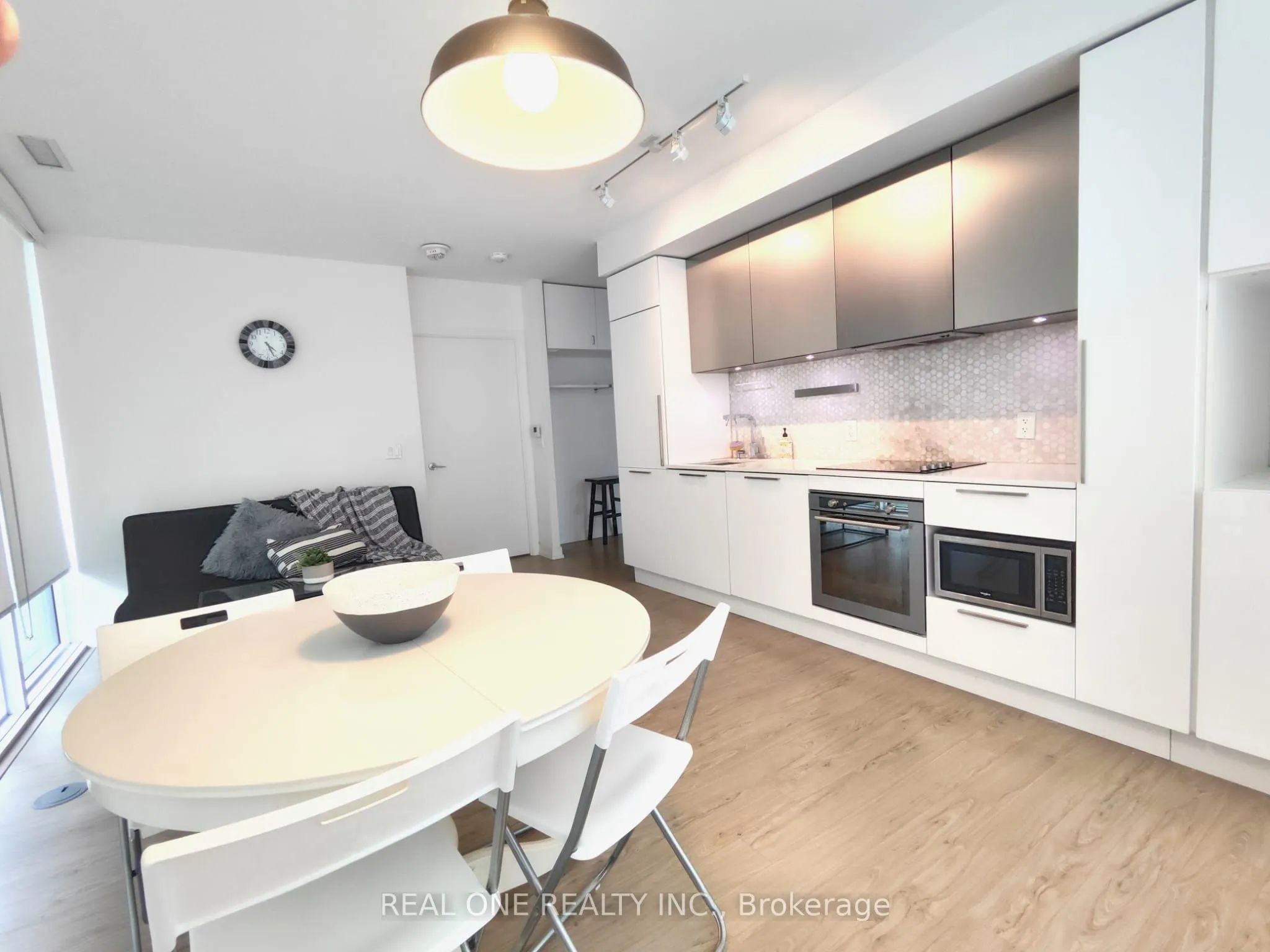 85 Wood Street, #822