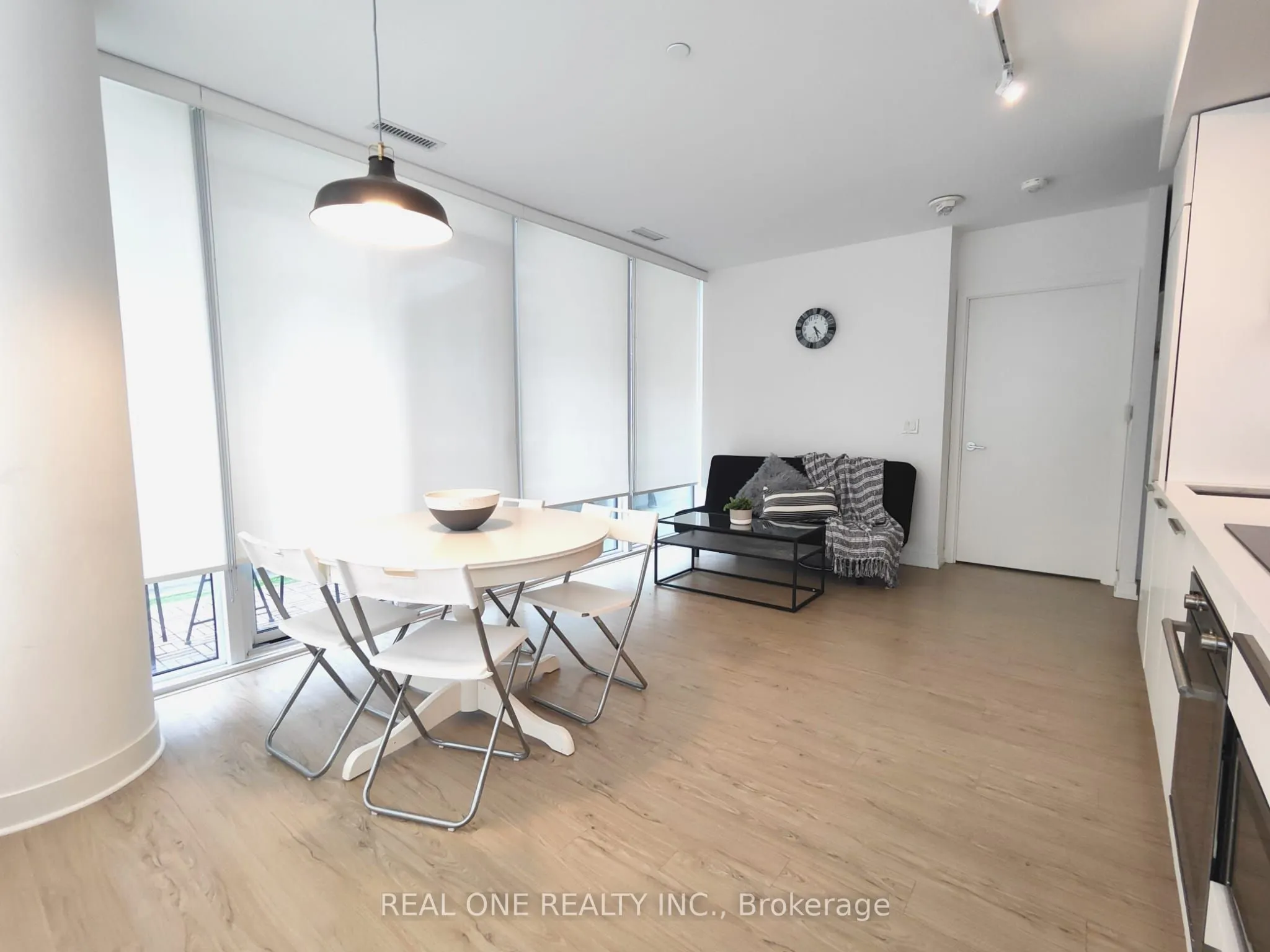 85 Wood Street, #822