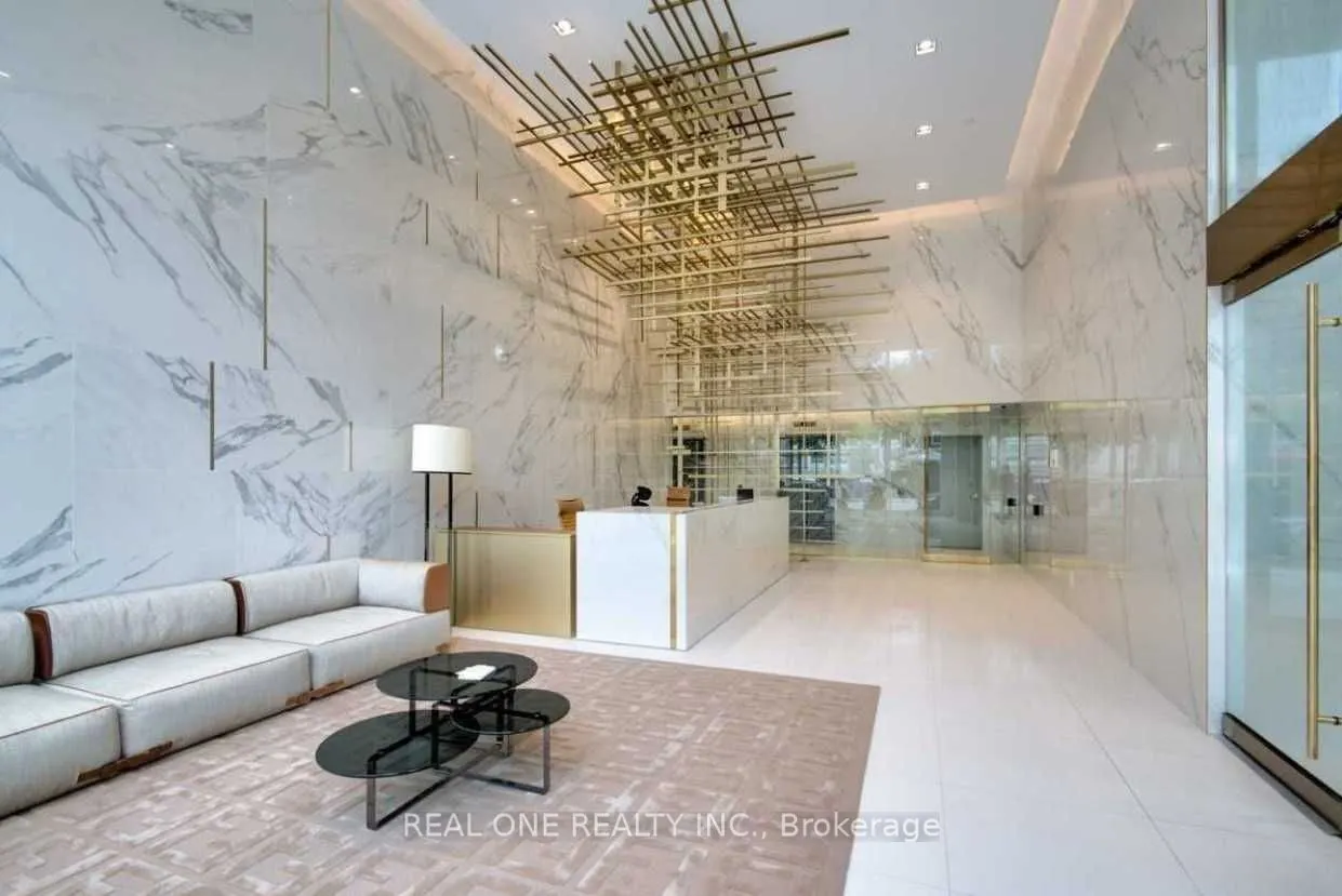 85 Wood Street, #822