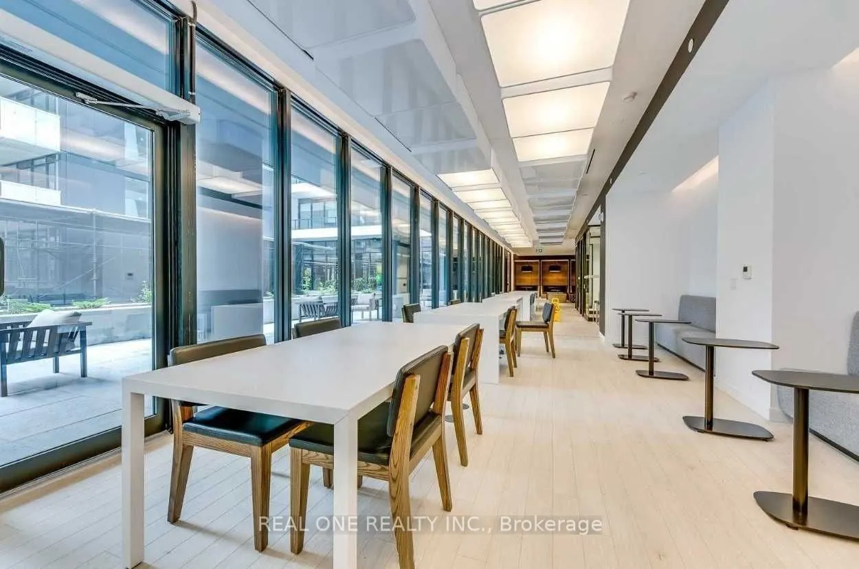 85 Wood Street, #822