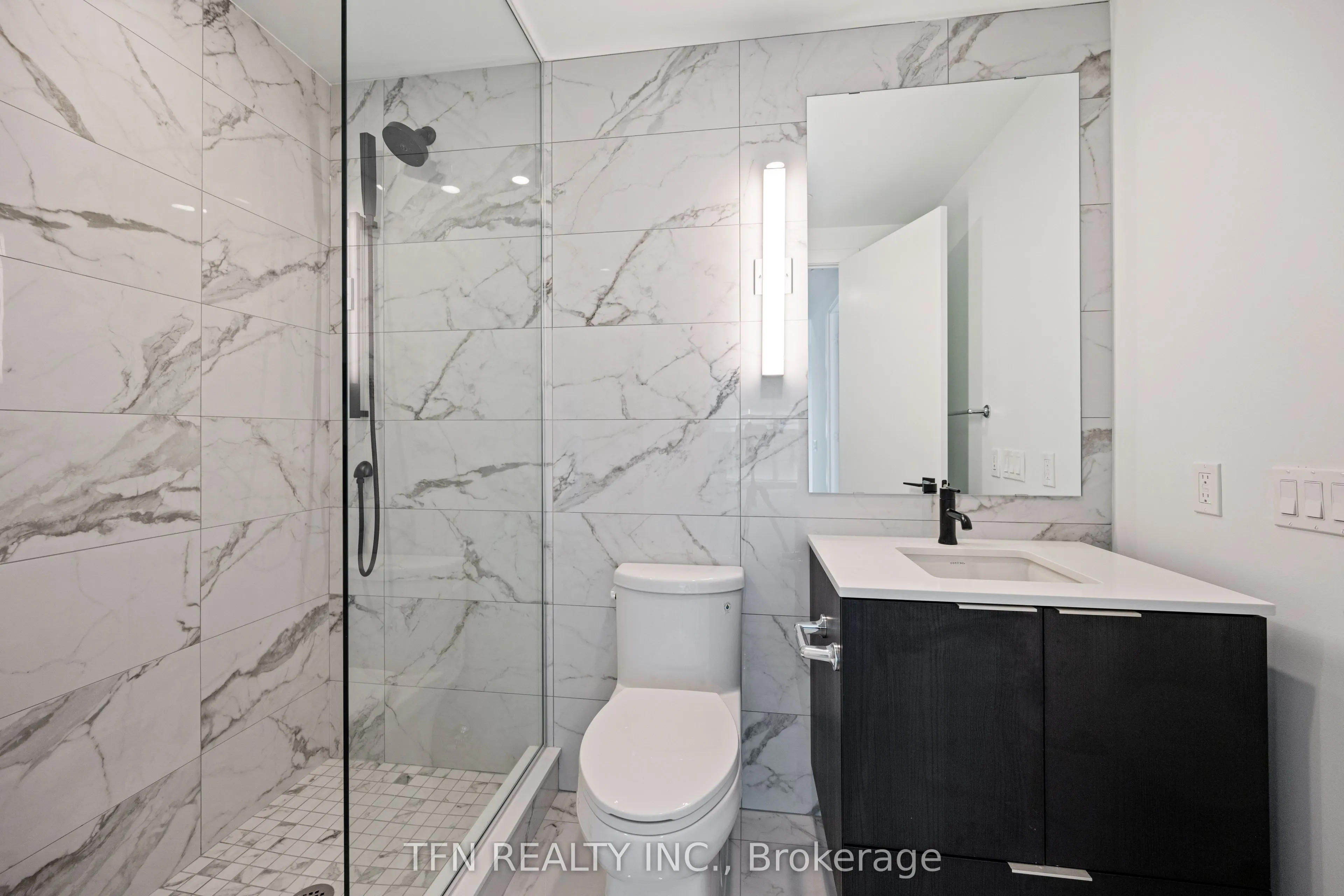 327 King Street W, #3703