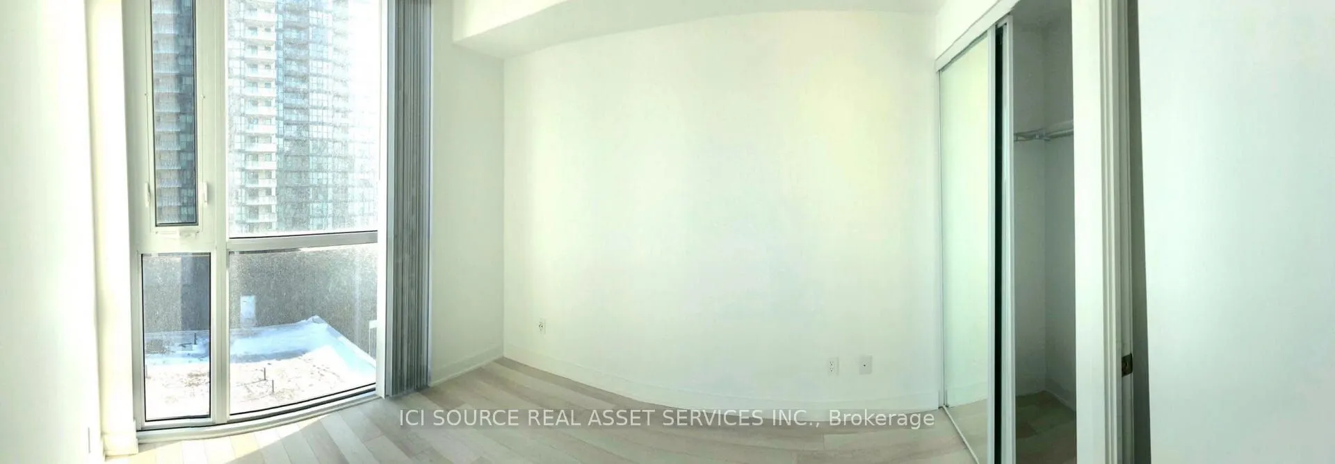 5180 Yonge Street, #807