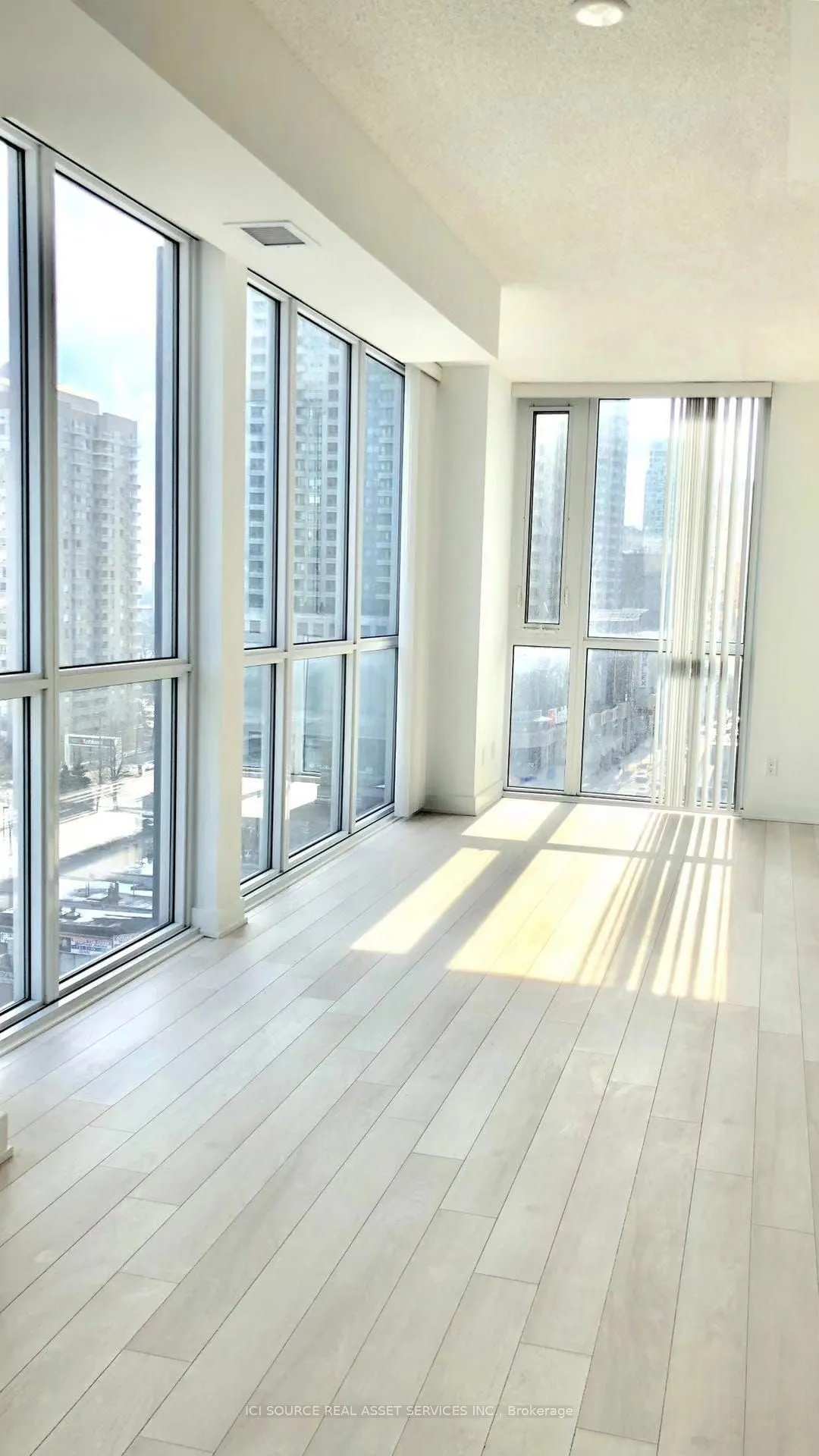 5180 Yonge Street, #807