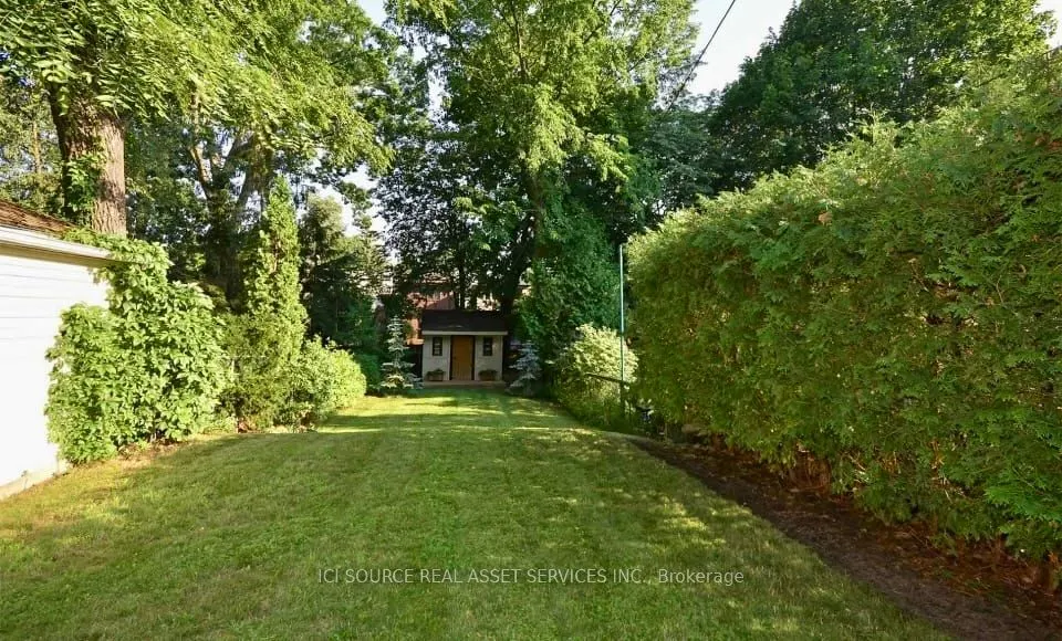 483 Soudan Avenue
