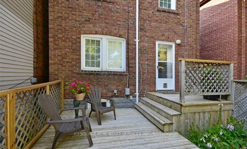 483 Soudan Avenue