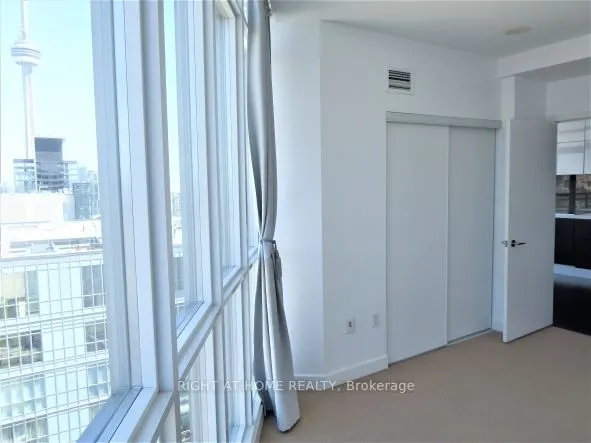 21 Iceboat Terrace, #PH02