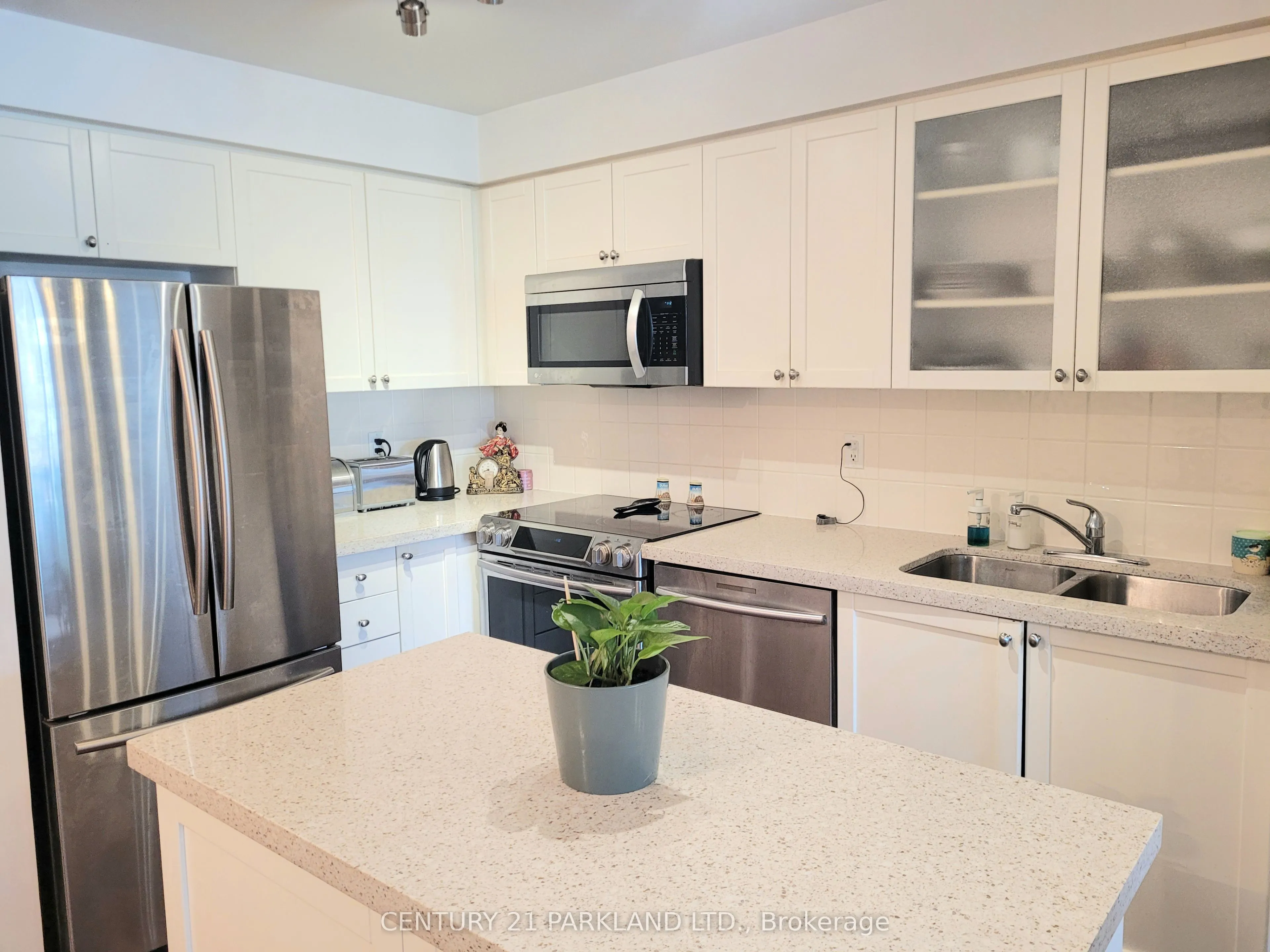 410 Queens Quay W, #718