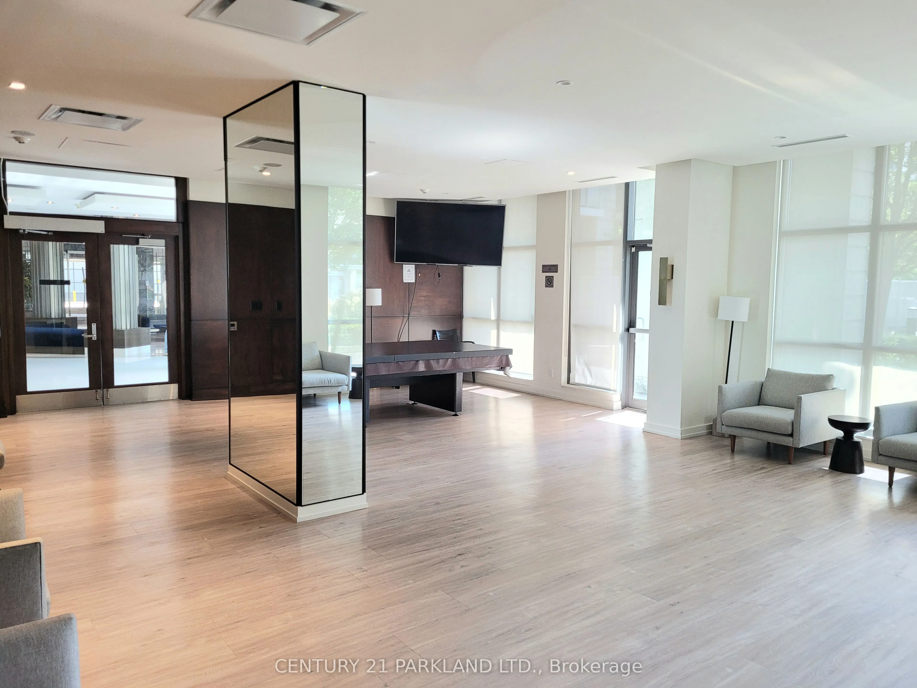 410 Queens Quay W, #718