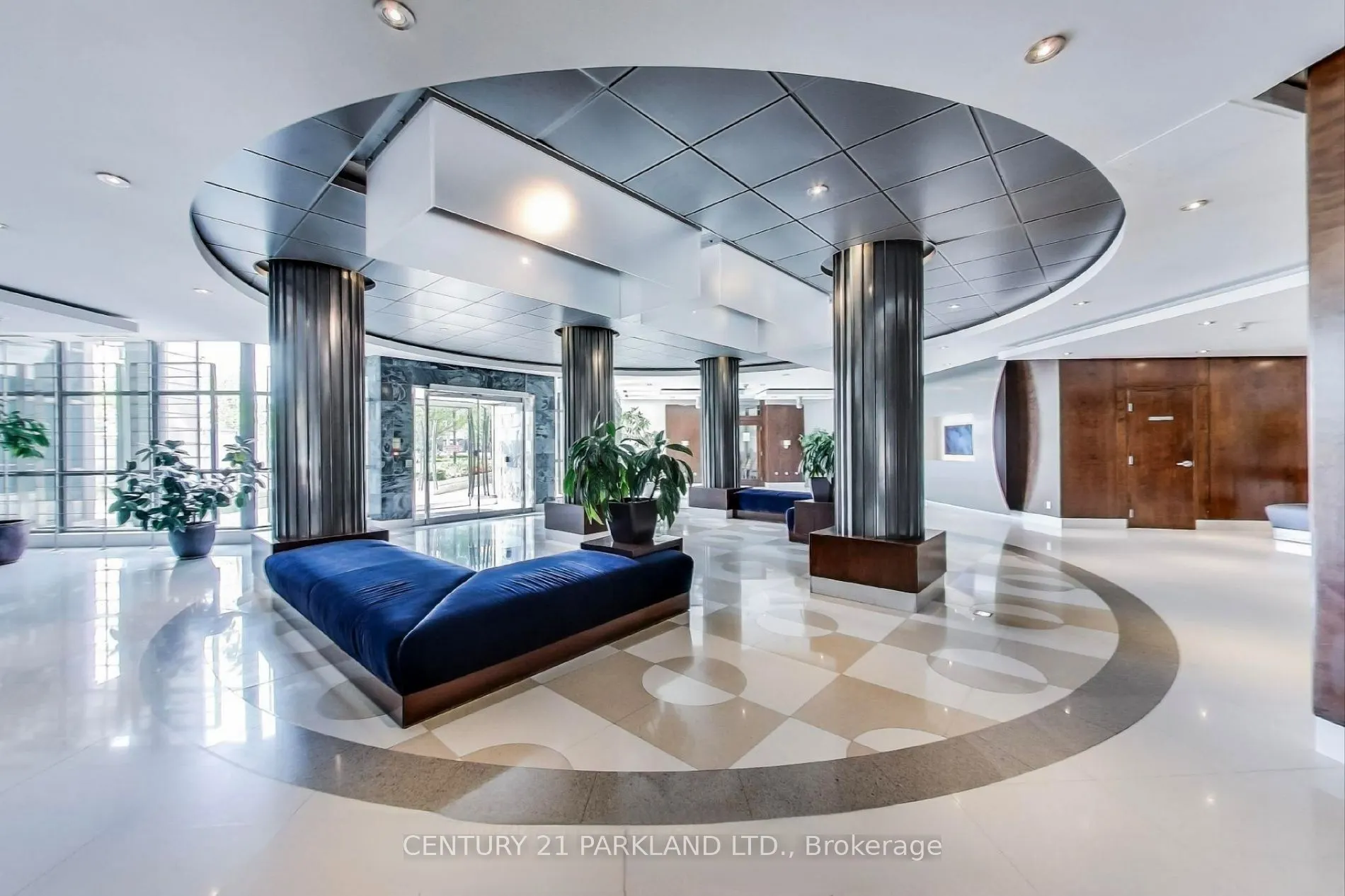 410 Queens Quay W, #718
