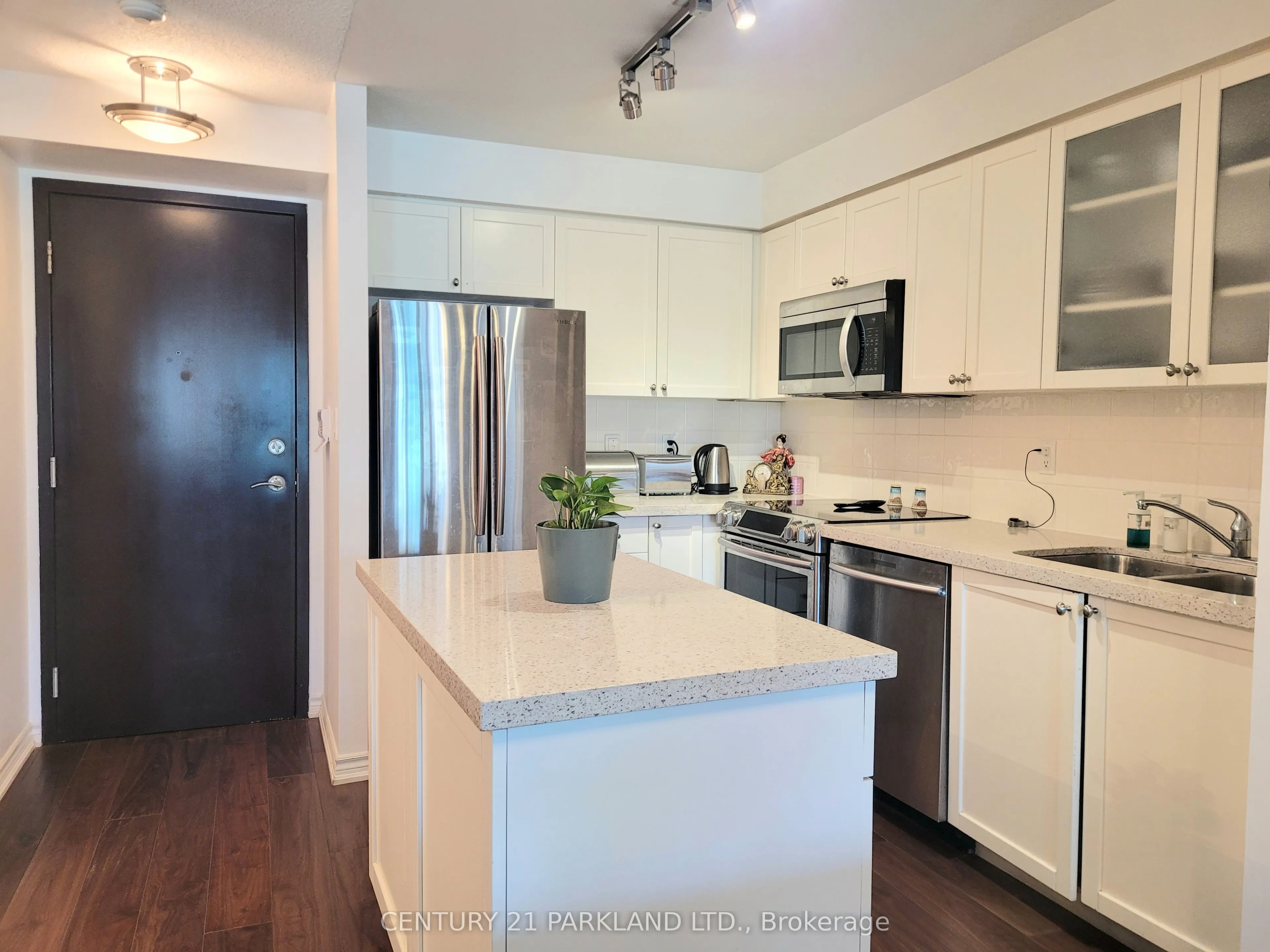 410 Queens Quay W, #718