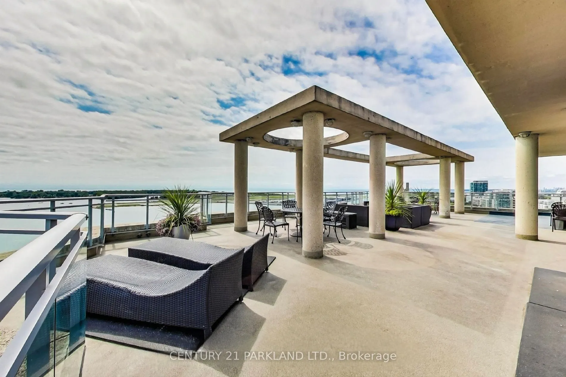 410 Queens Quay W, #718