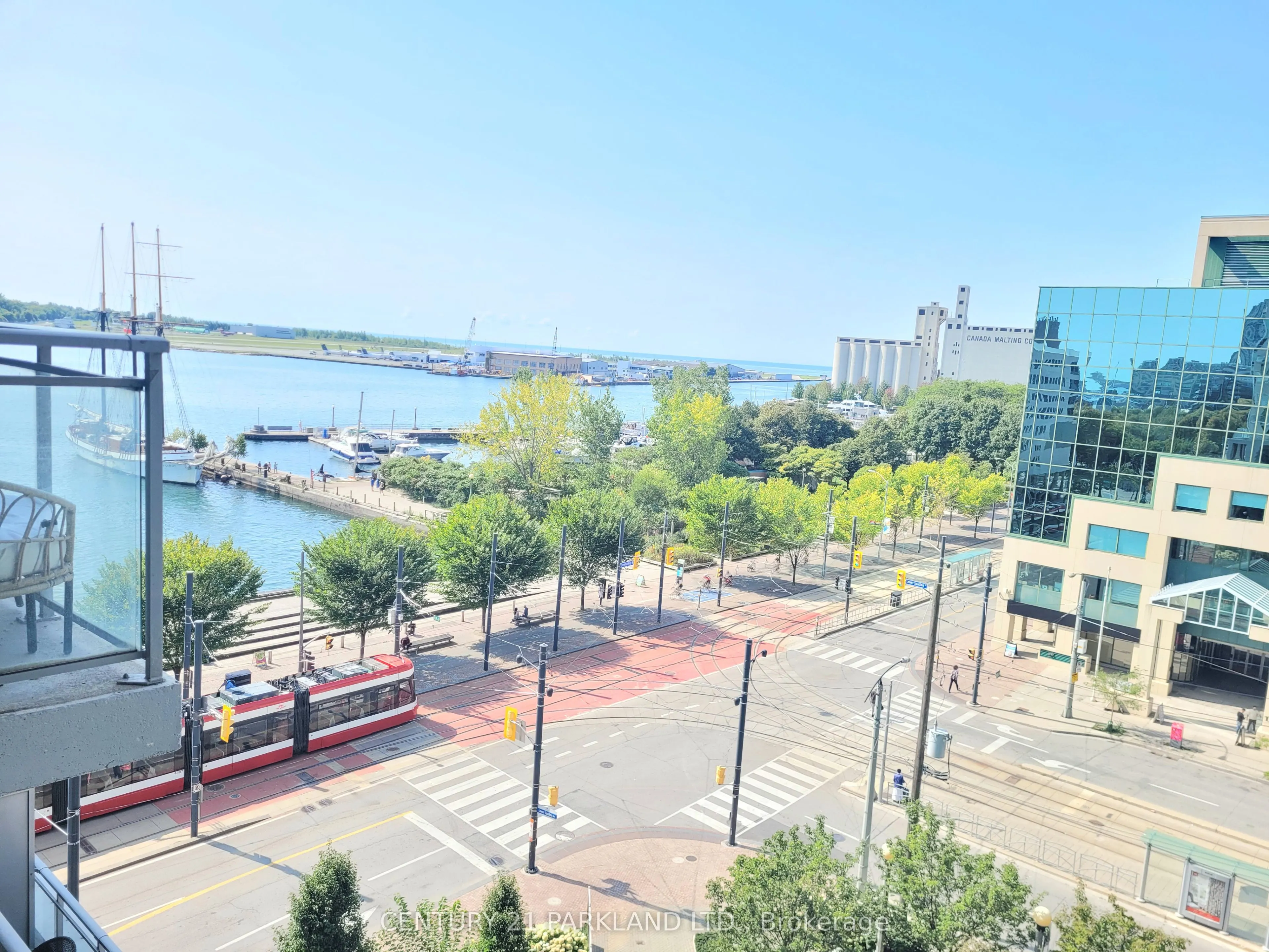 410 Queens Quay W, #718