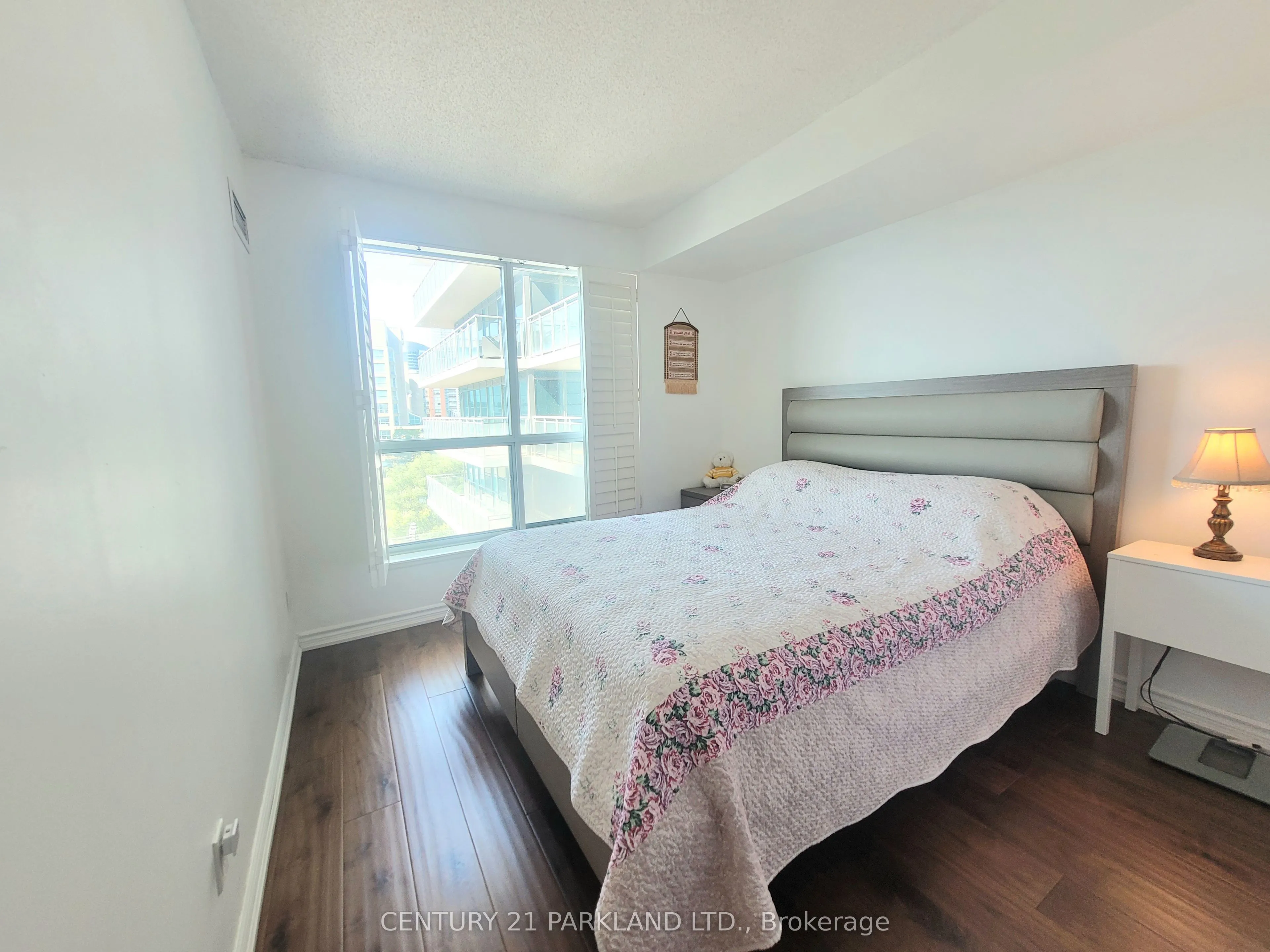 410 Queens Quay W, #718
