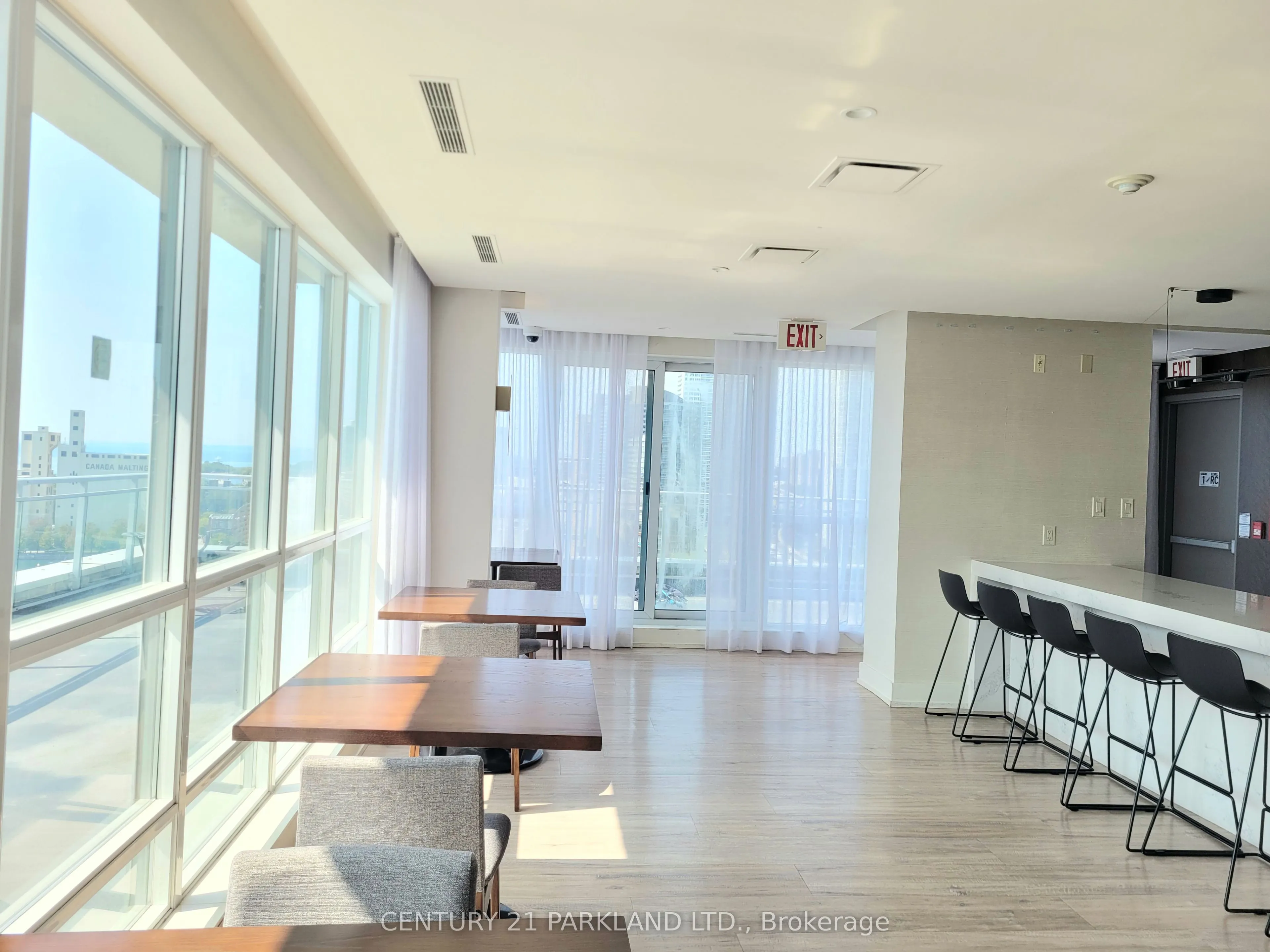 410 Queens Quay W, #718