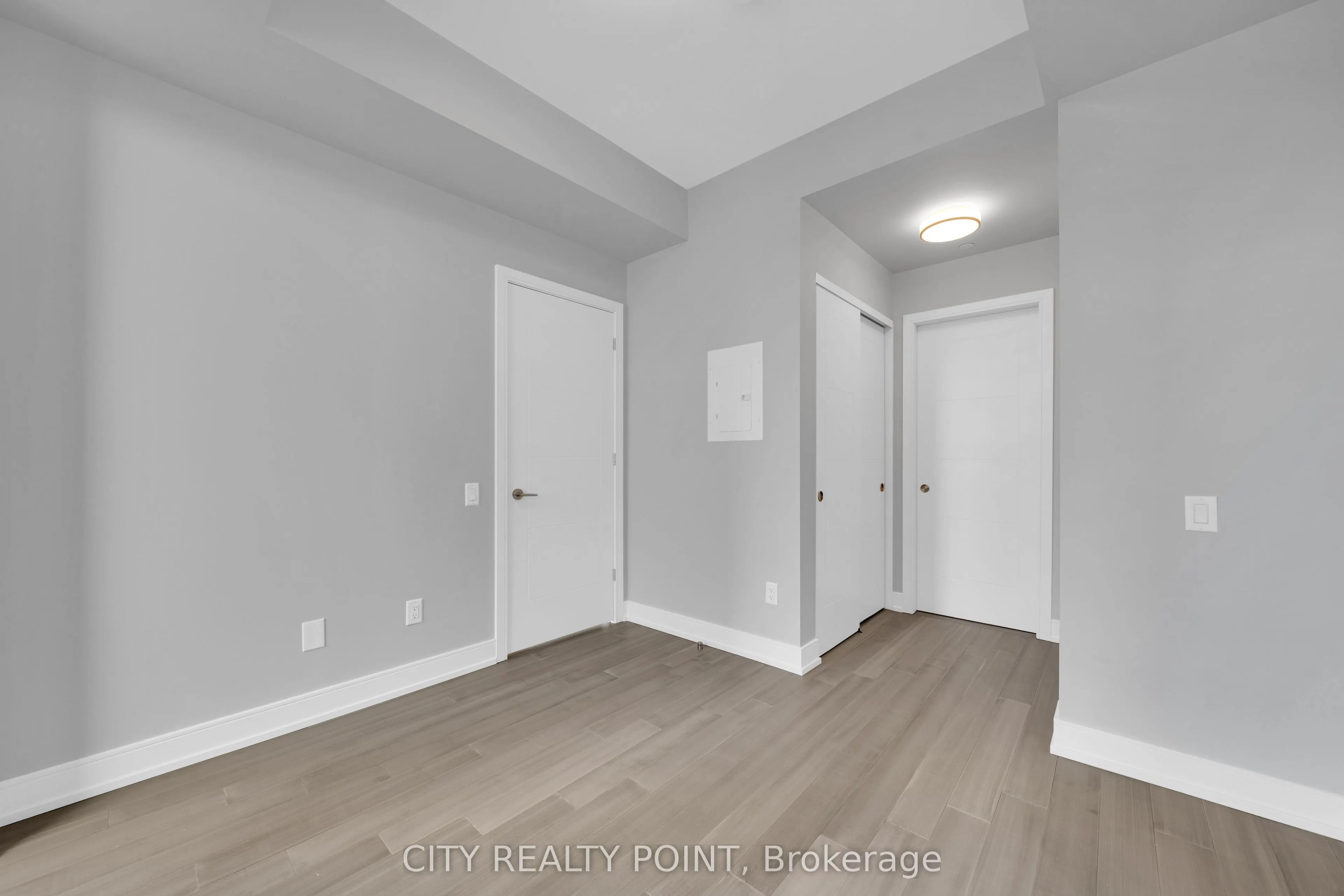 664 Spadina Avenue, #216
