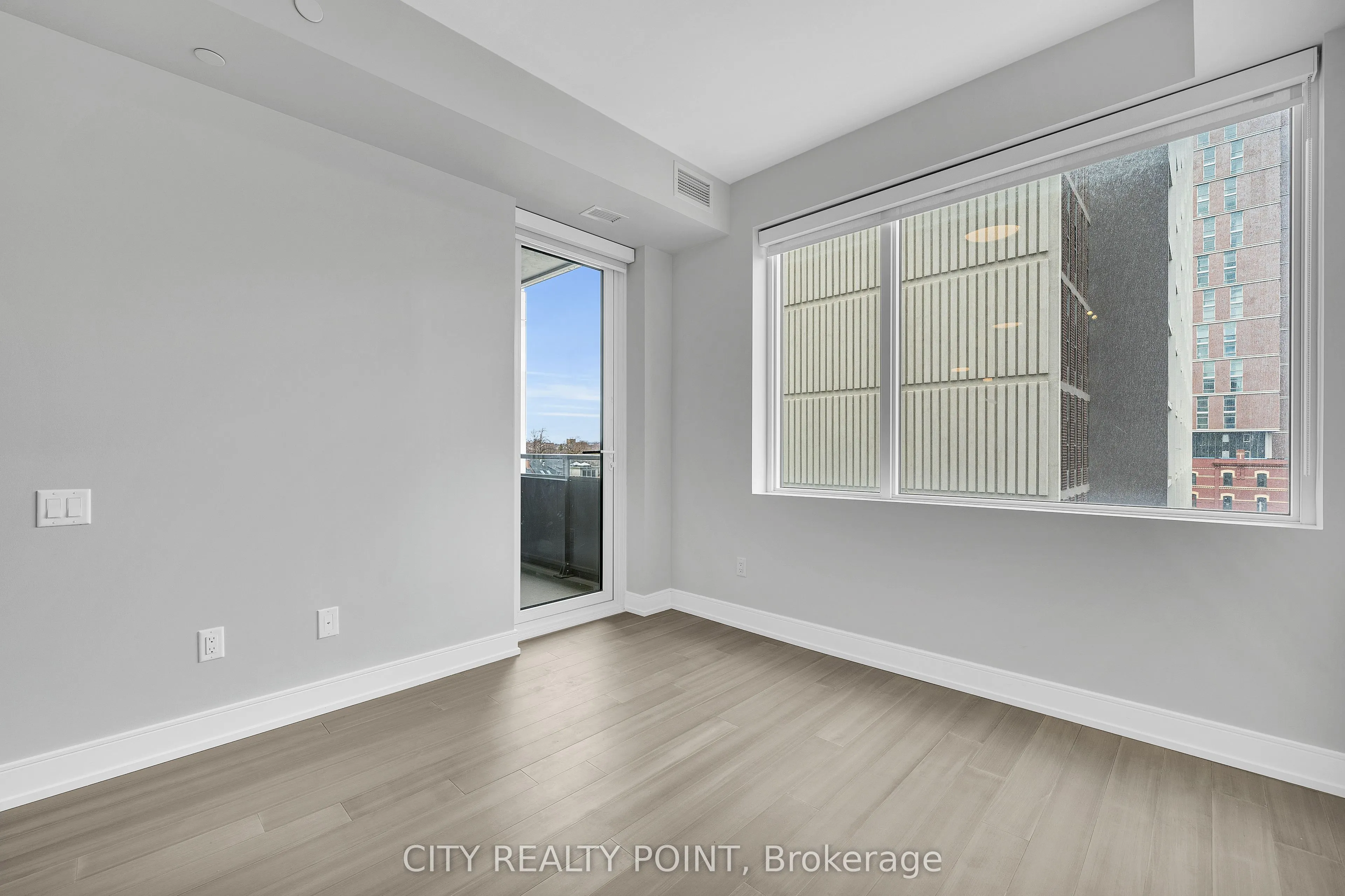 664 Spadina Avenue, #216