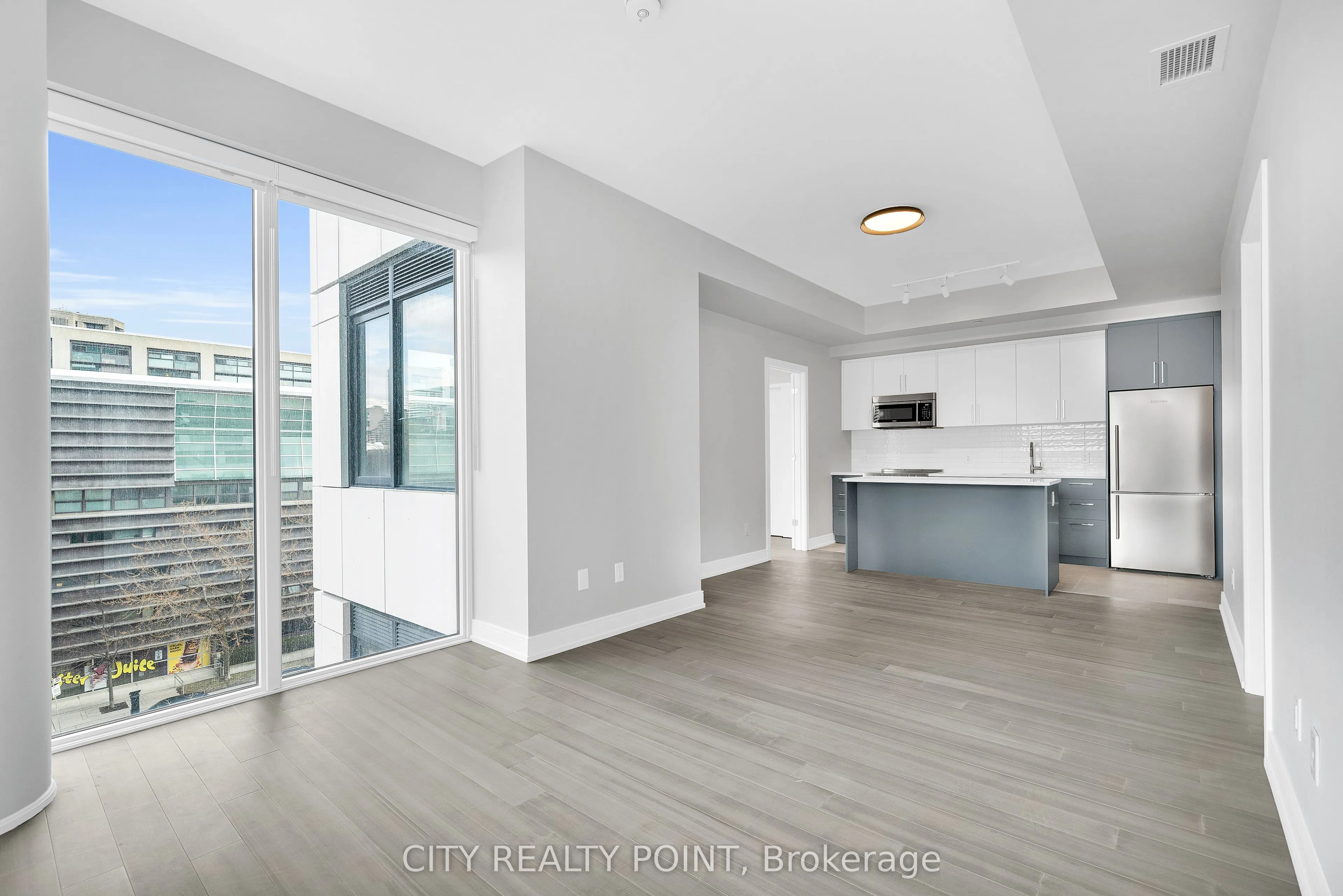 664 Spadina Avenue, #609