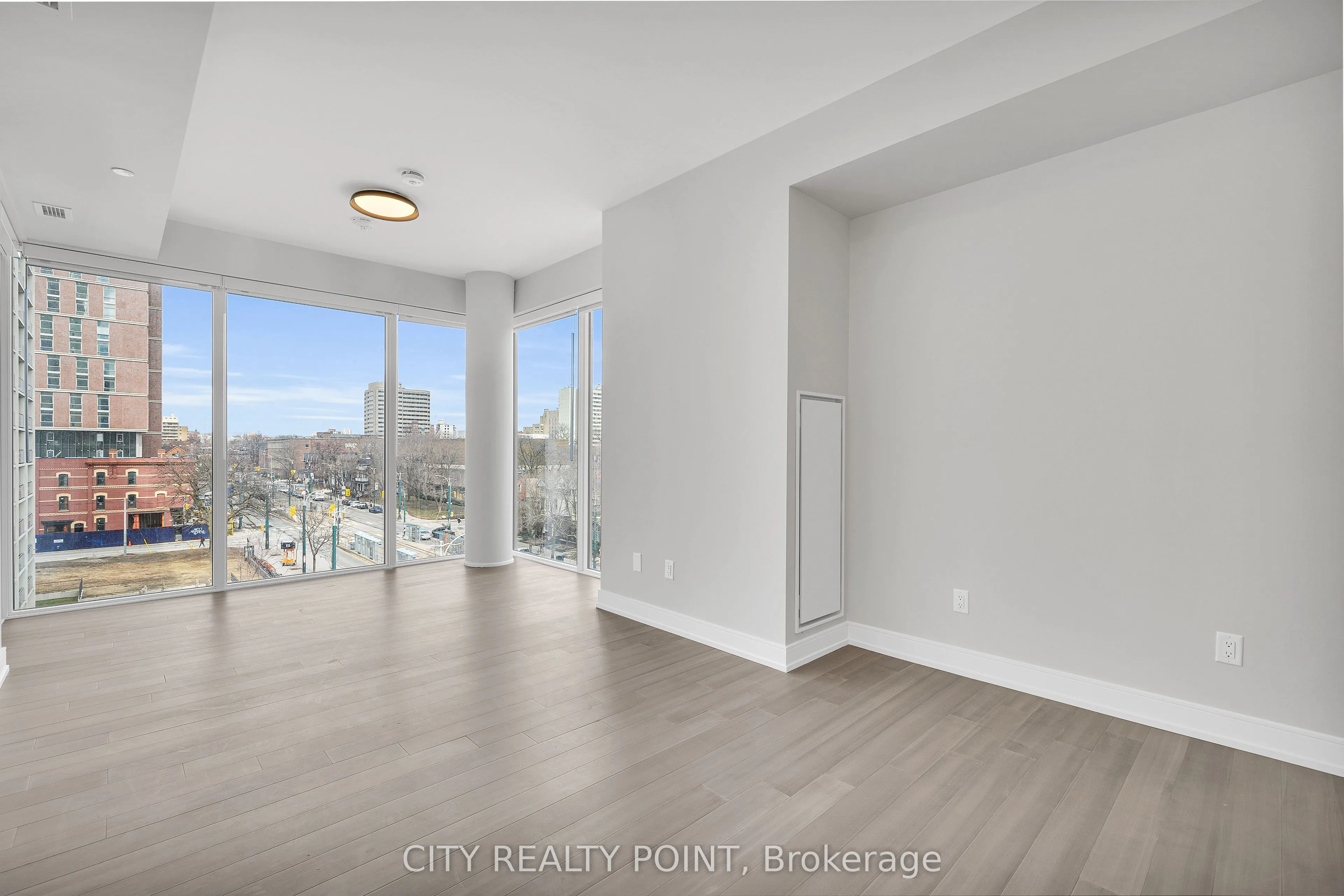 664 Spadina Avenue, #609
