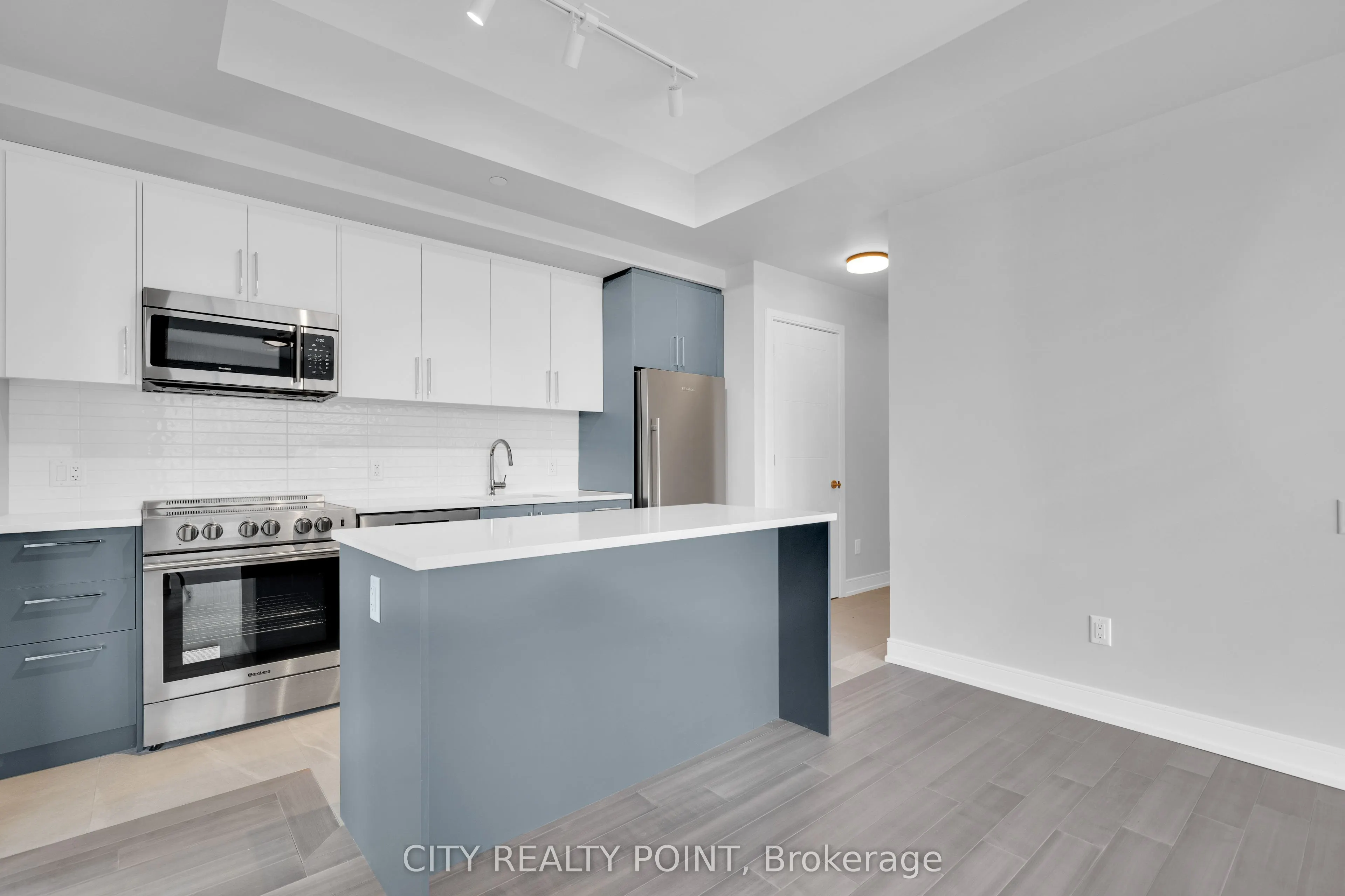 664 Spadina Avenue, #609