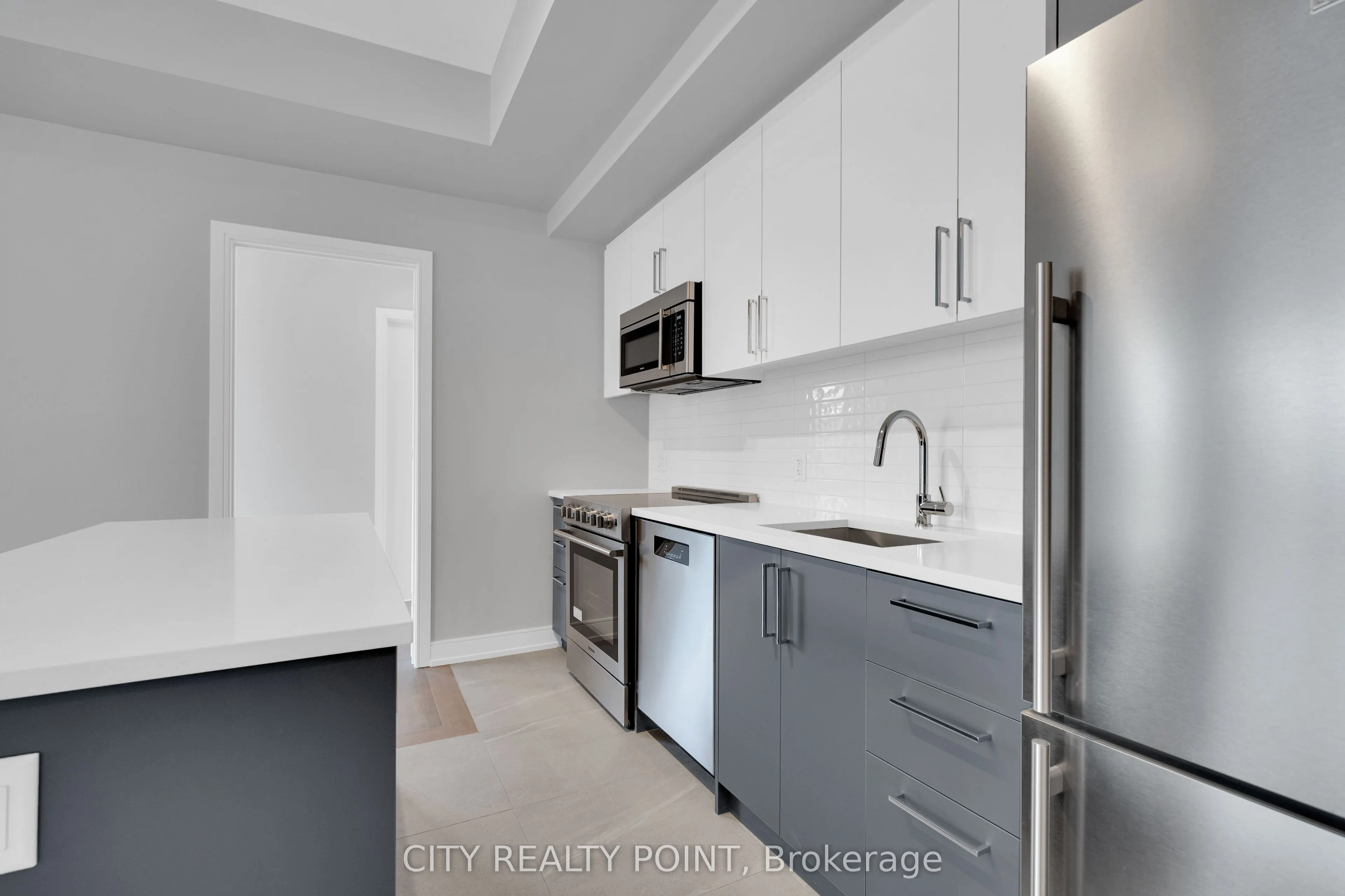 664 Spadina Avenue, #609
