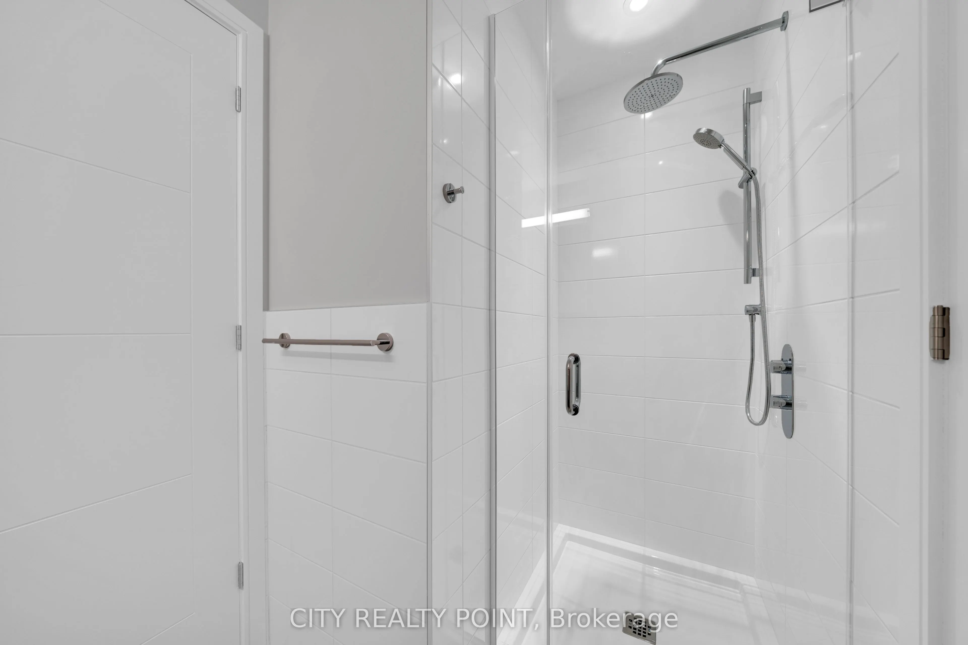 664 Spadina Avenue, #609