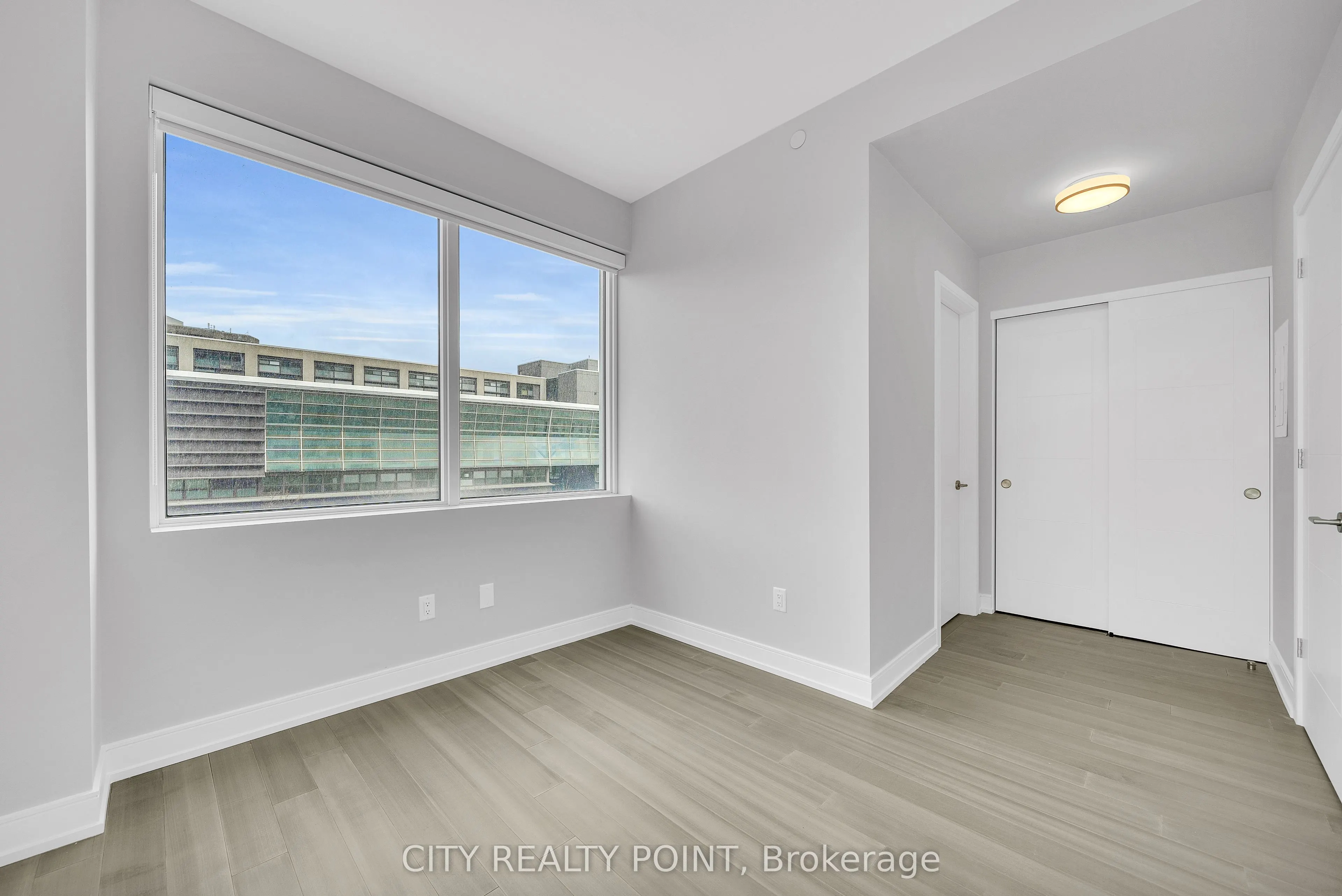 664 Spadina Avenue, #609