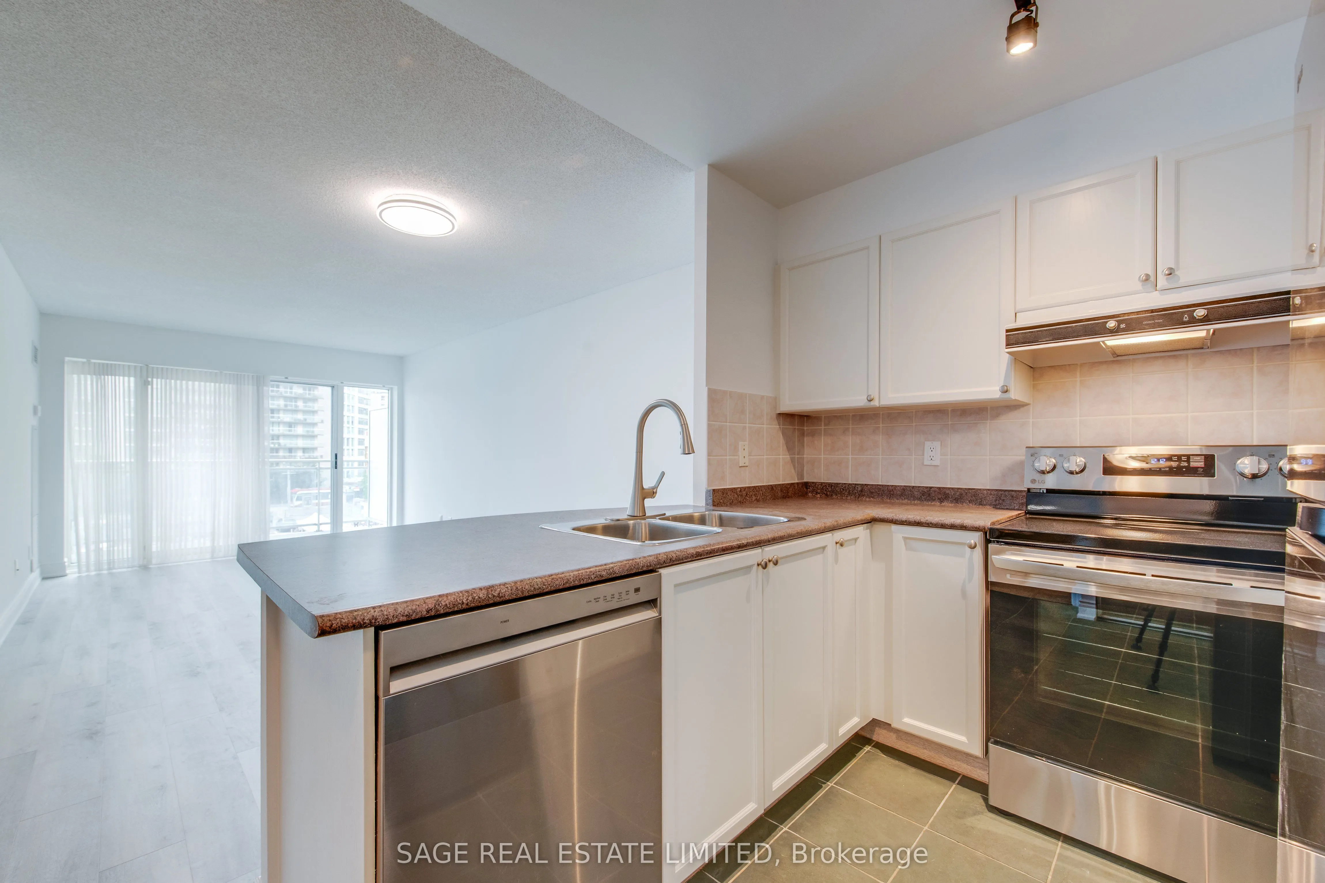 600 Queens Quay W, #531