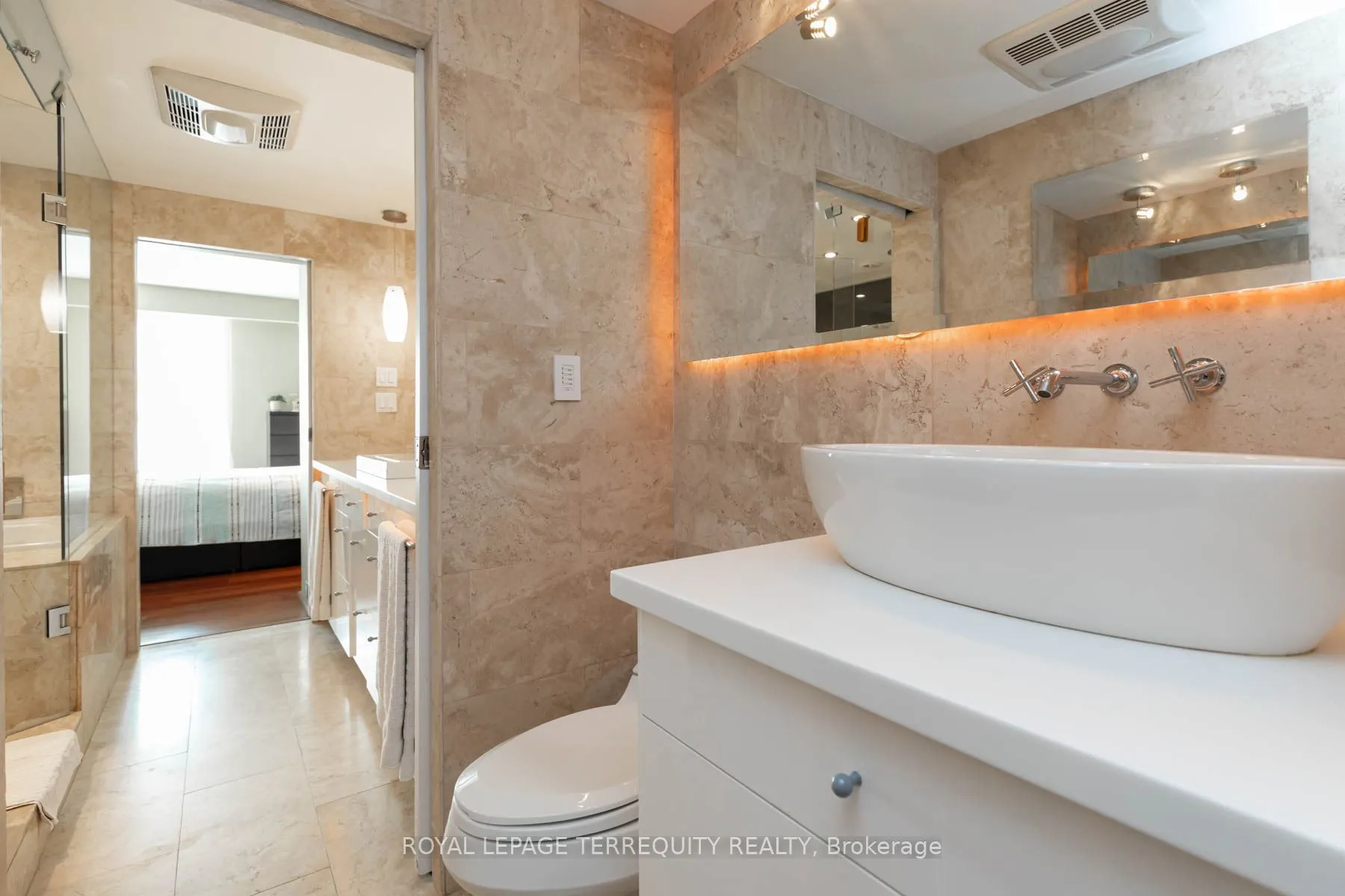 99 Harbour Square, #708 ST