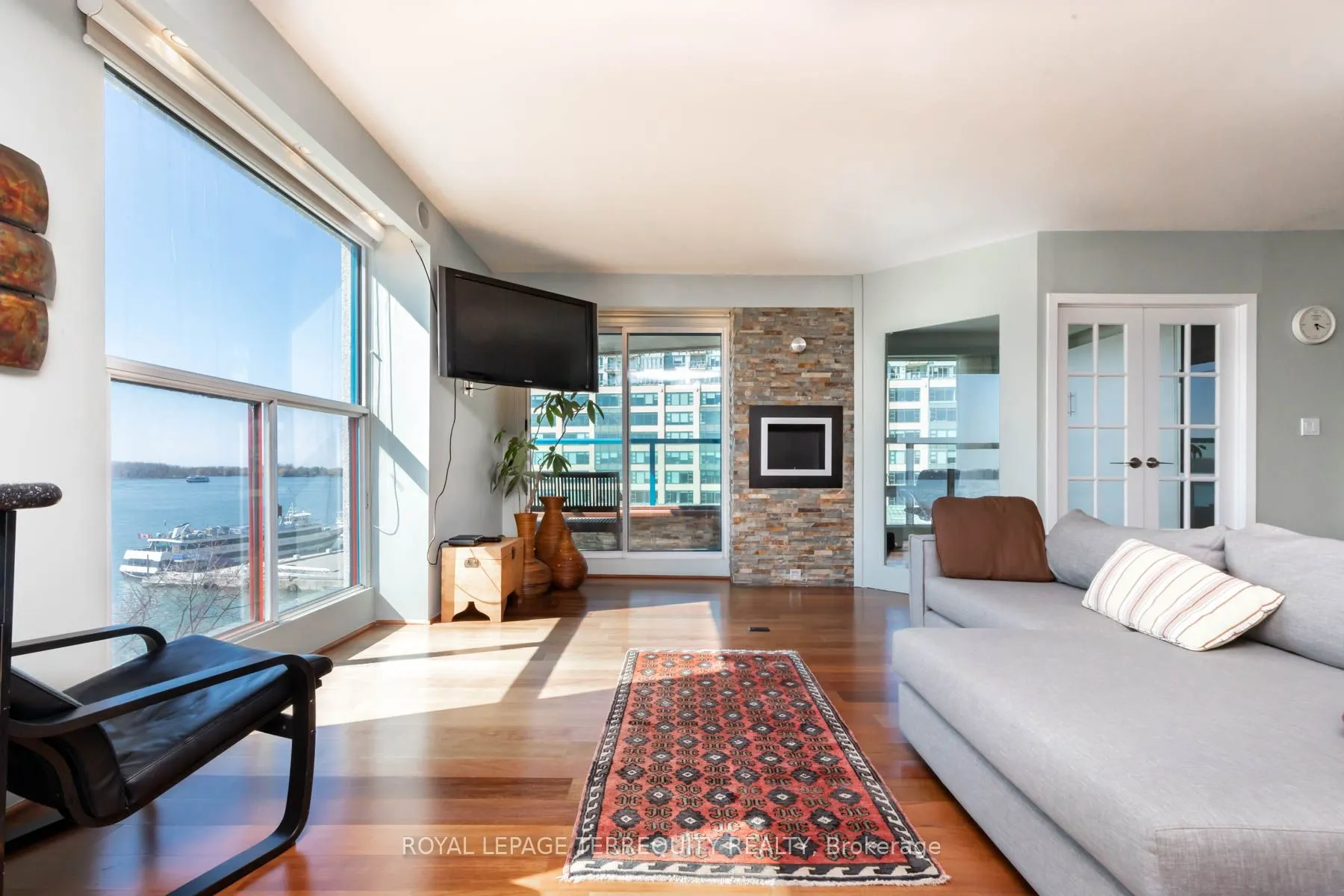 99 Harbour Square, #708 ST