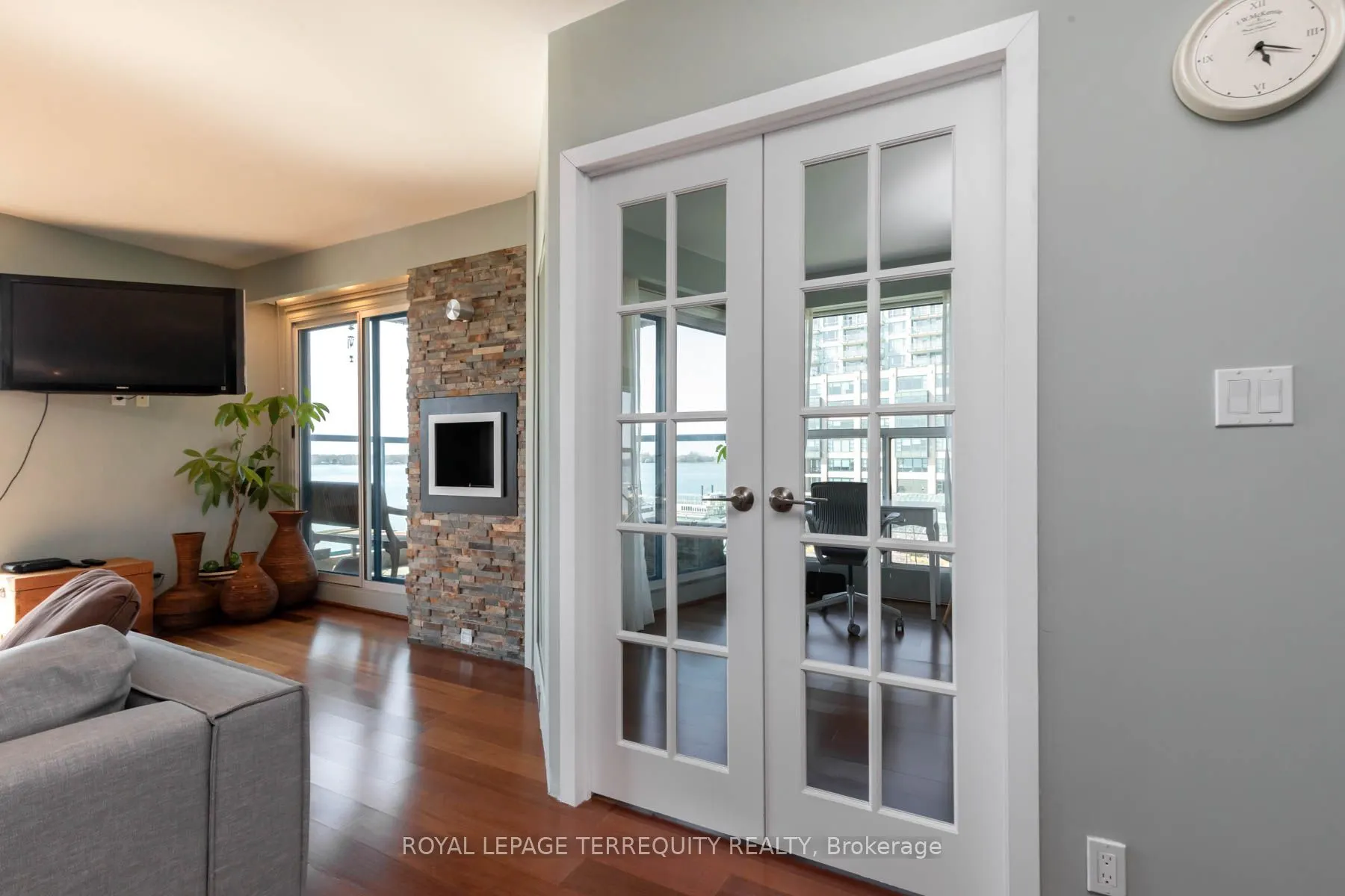 99 Harbour Square, #708 ST